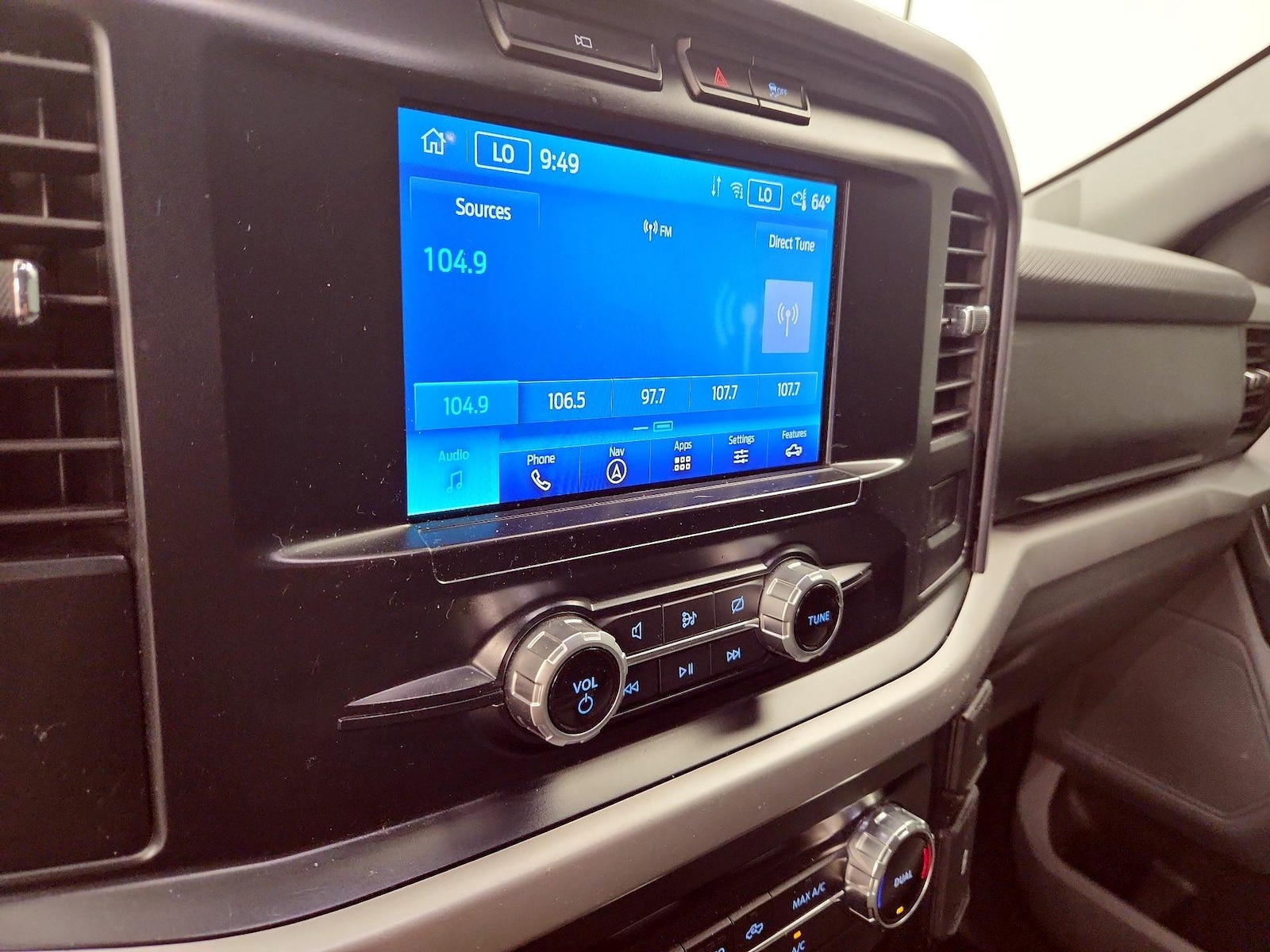 2023 Ford F-150 XLT - Photo 17