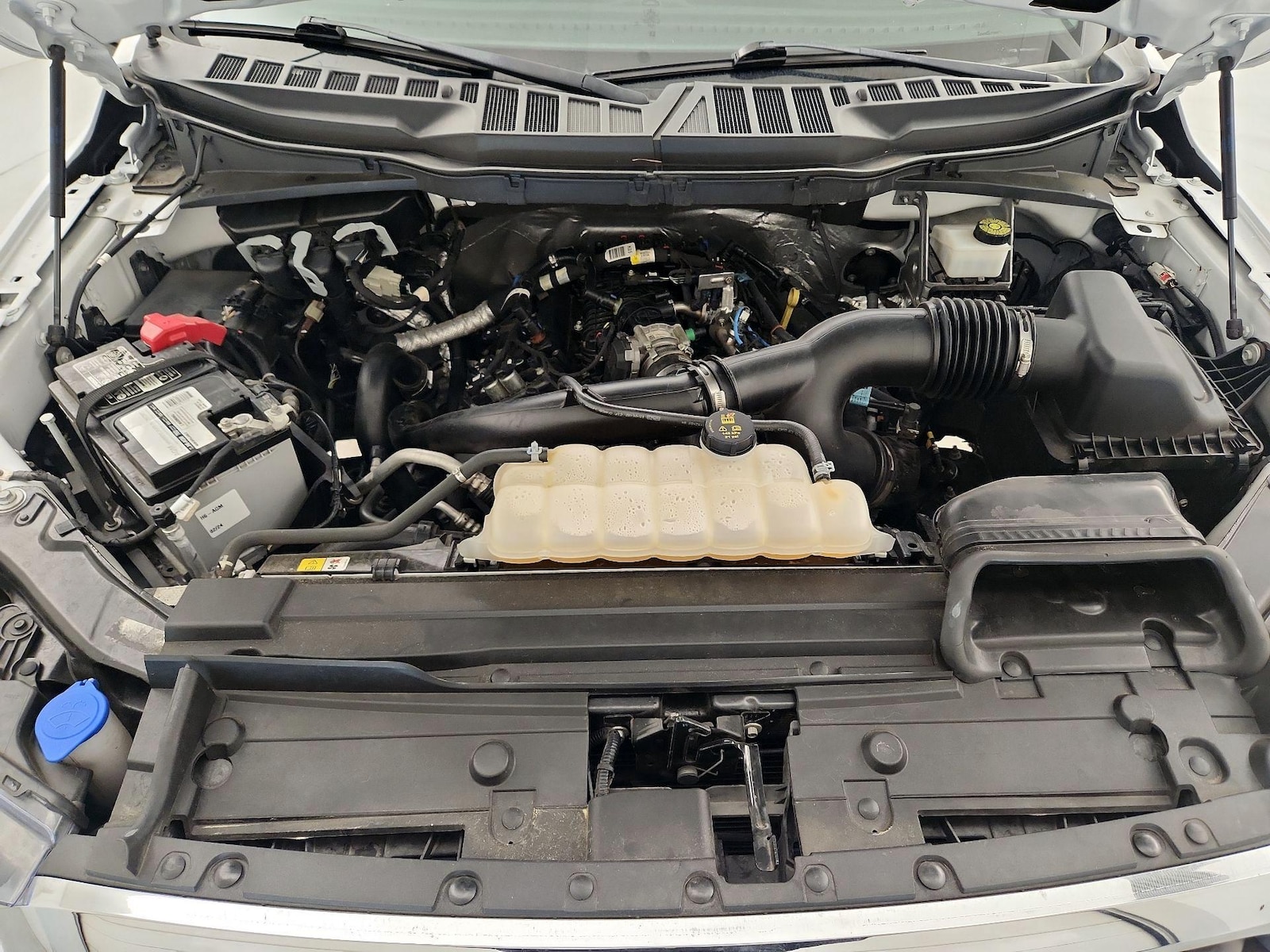 2023 Ford F-150 XLT - Photo 23
