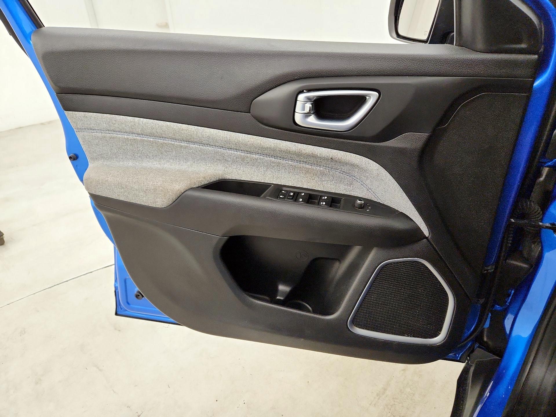 Thumbnail: 2023 Jeep Compass - 12