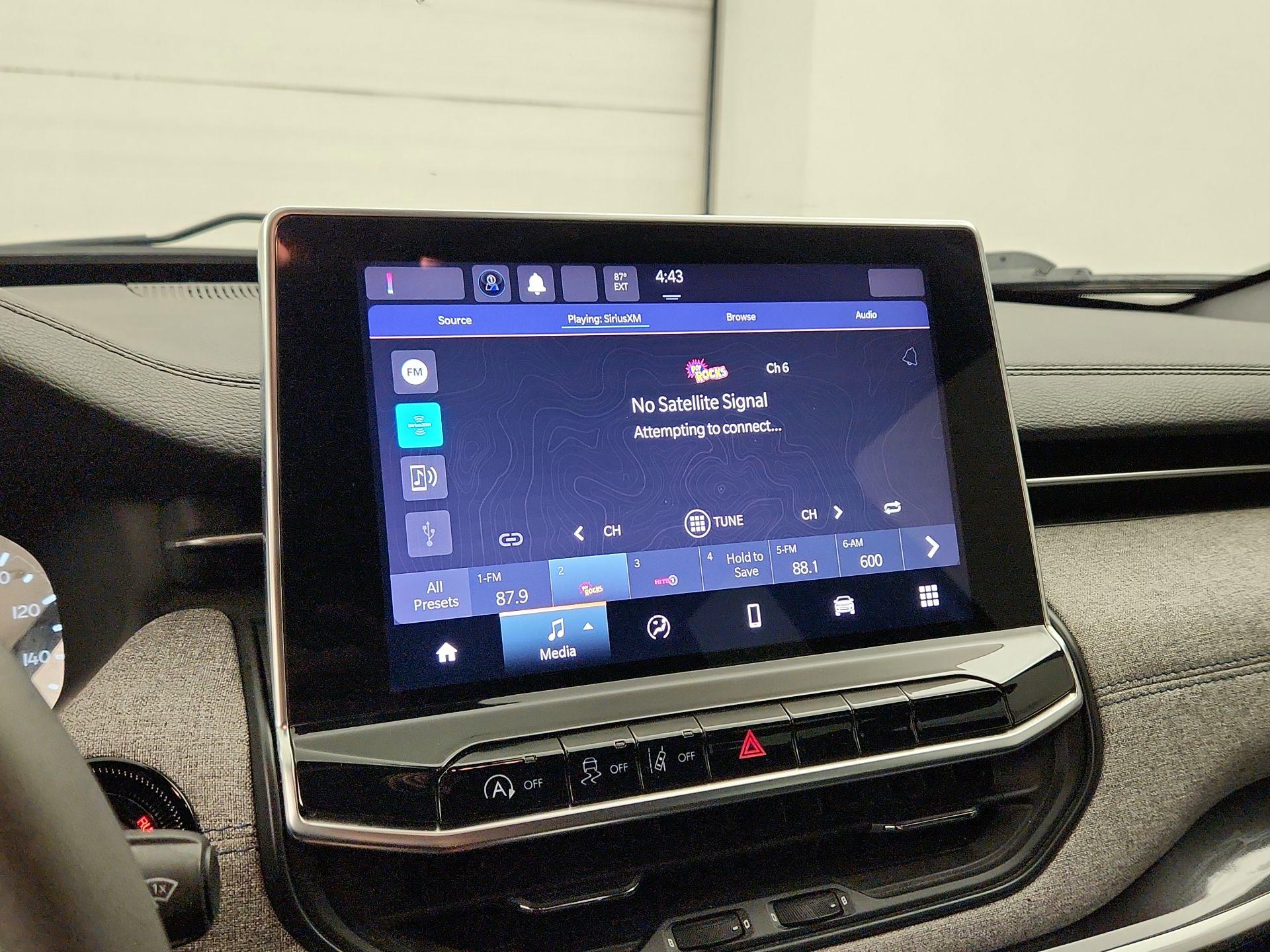 Thumbnail: 2023 Jeep Compass - 15