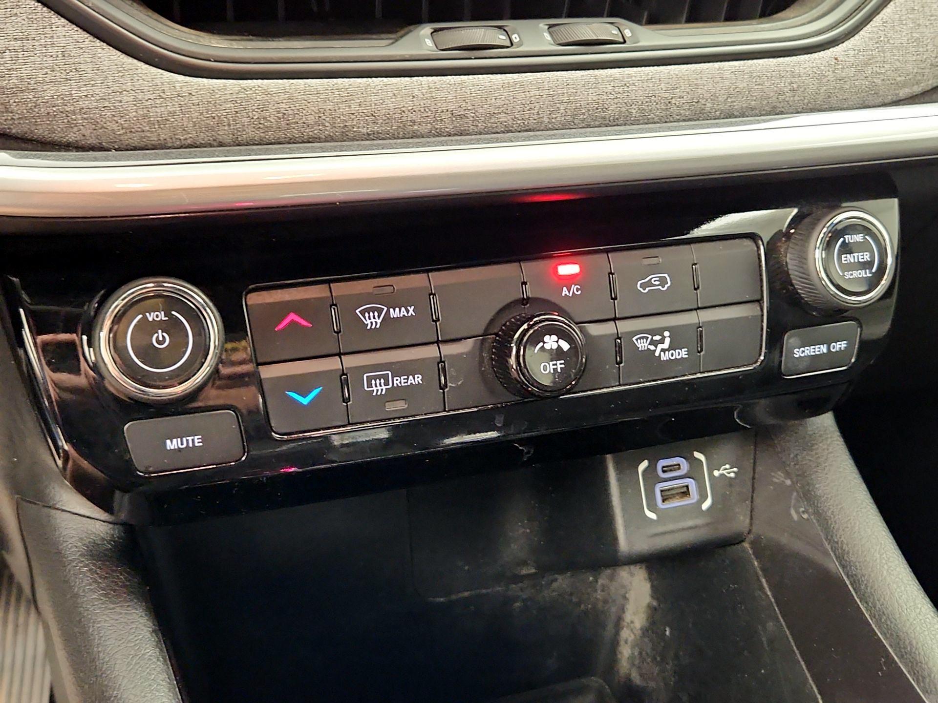 Thumbnail: 2023 Jeep Compass - 16