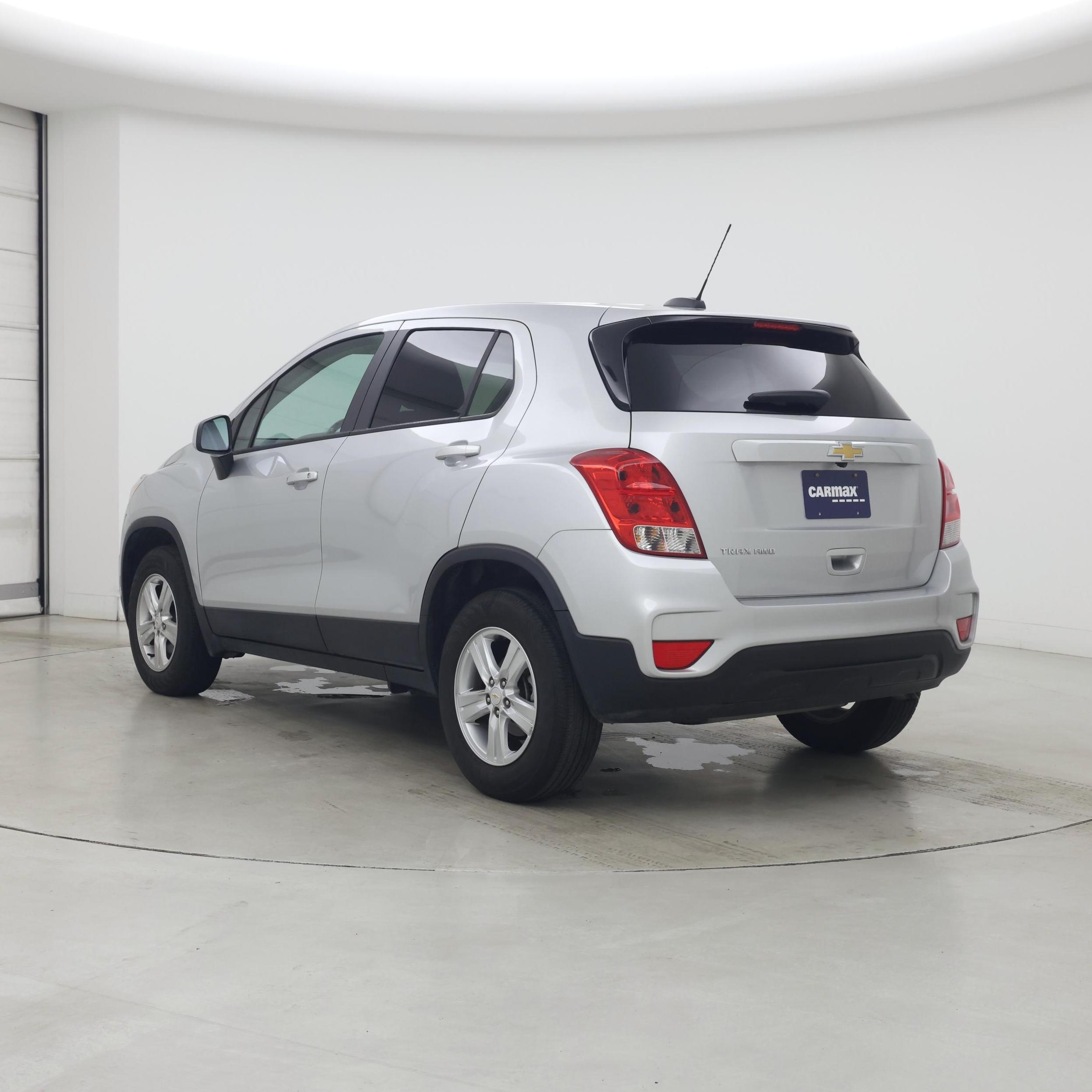 Thumbnail: 2022 Chevrolet Trax - 2