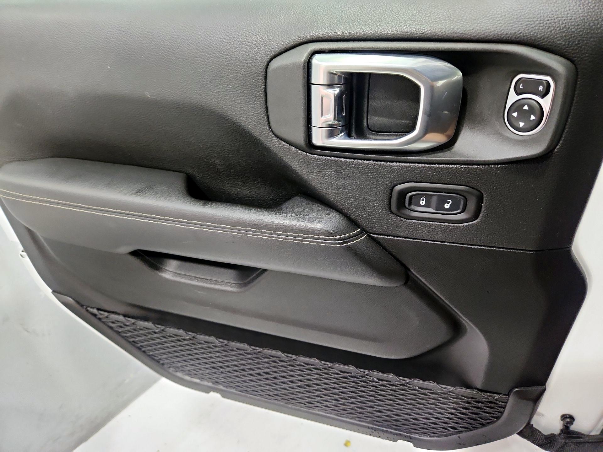 Thumbnail: 2021 Jeep Gladiator - 12