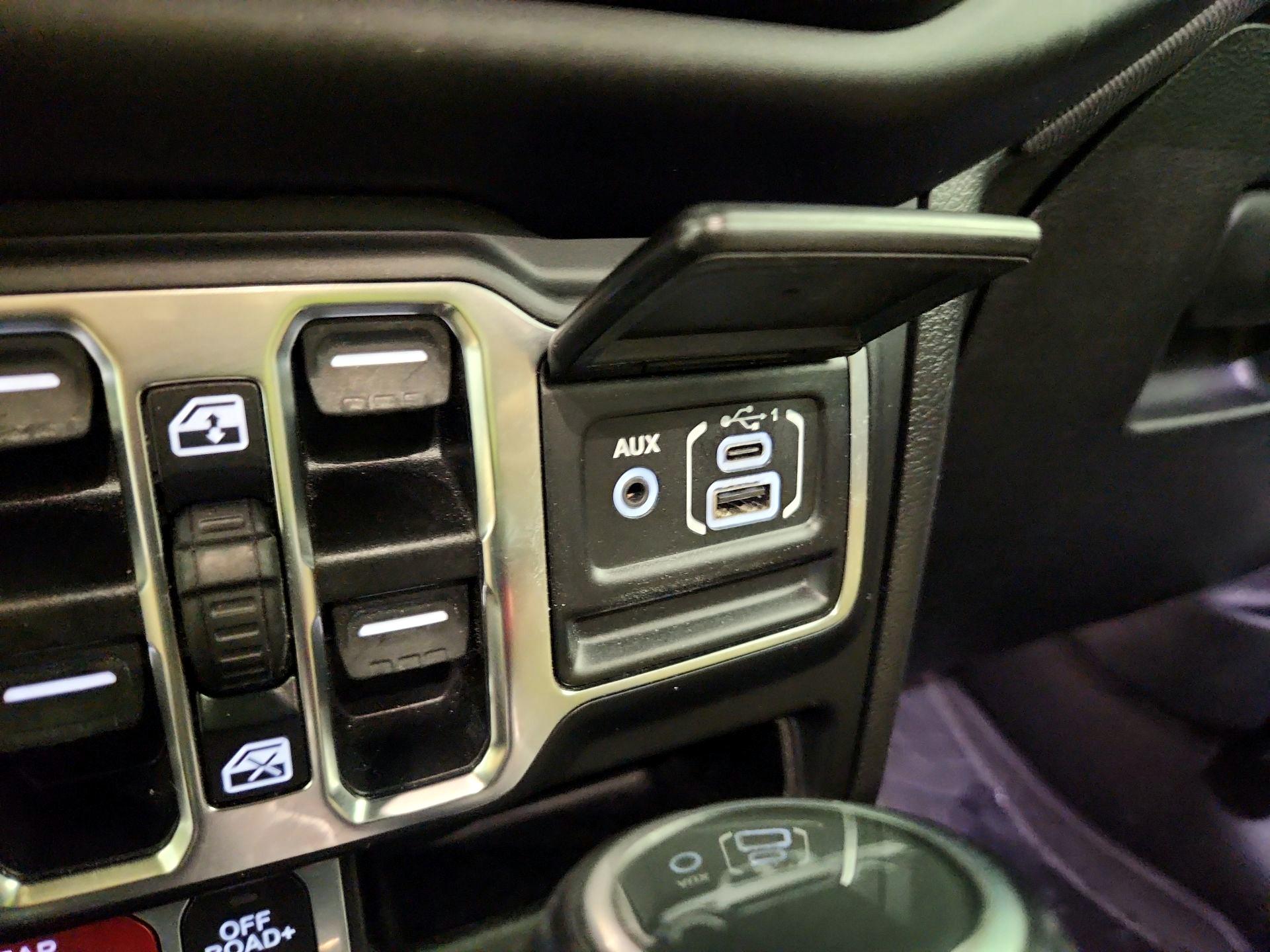 Thumbnail: 2021 Jeep Gladiator - 19