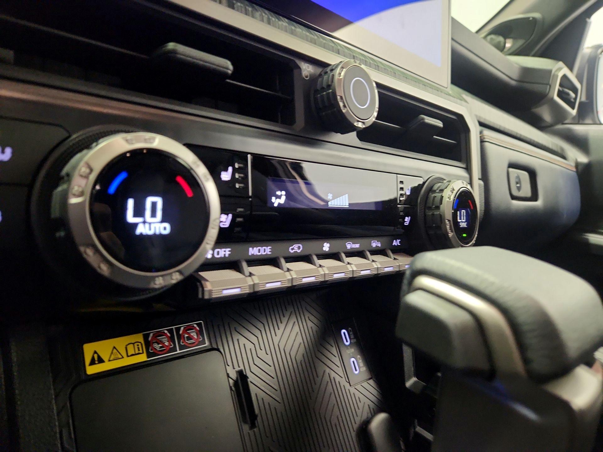 Thumbnail: 2025 Toyota 4Runner - 16