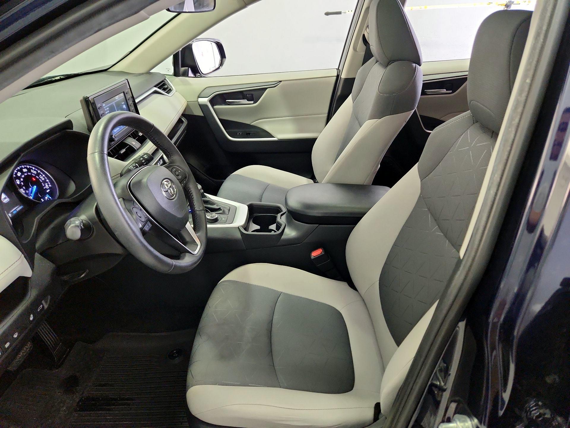 Thumbnail: 2021 Toyota RAV4 - 11