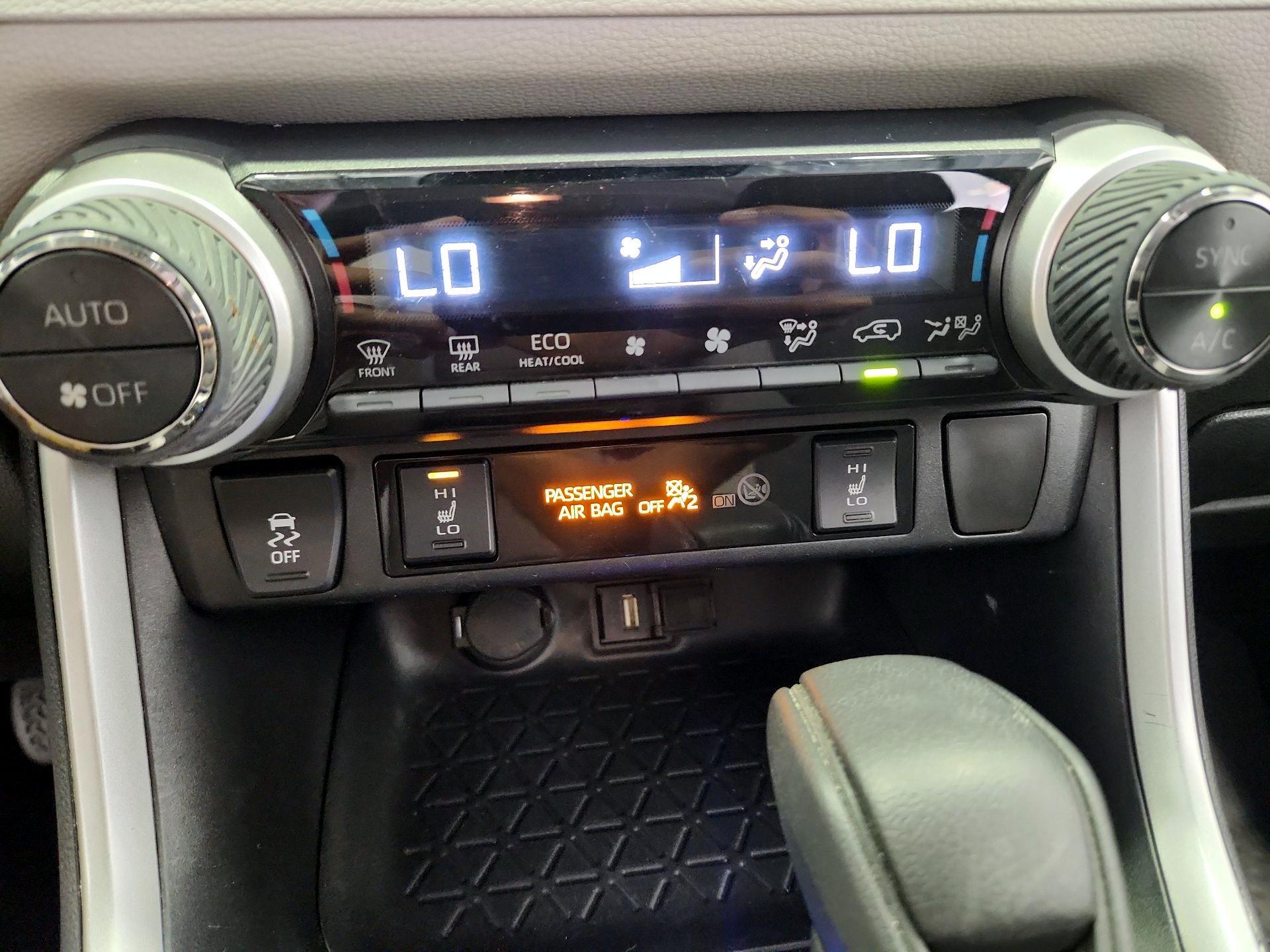 Thumbnail: 2021 Toyota RAV4 - 16