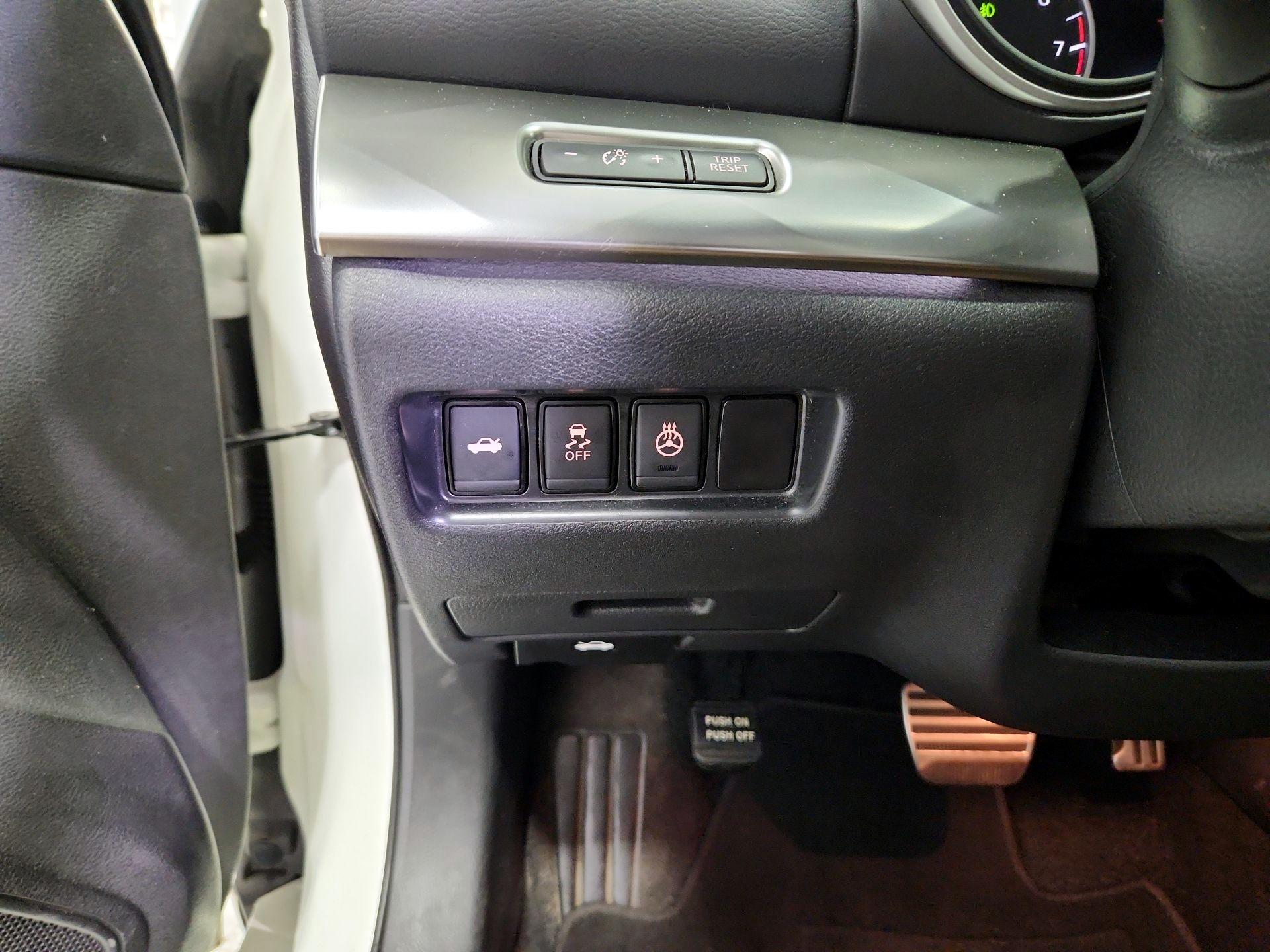 Thumbnail: 2017 Nissan Maxima - 13