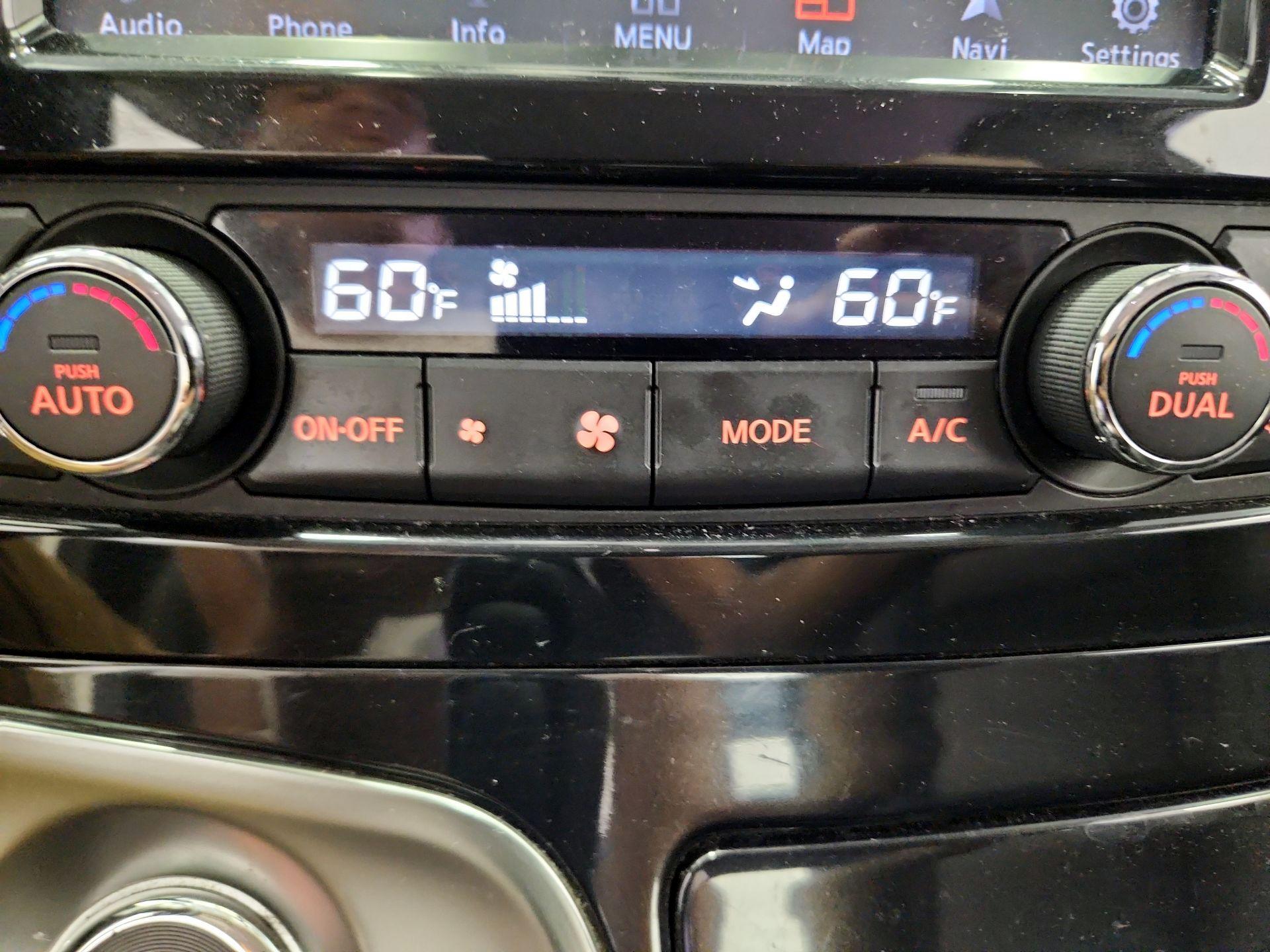 Thumbnail: 2017 Nissan Maxima - 16