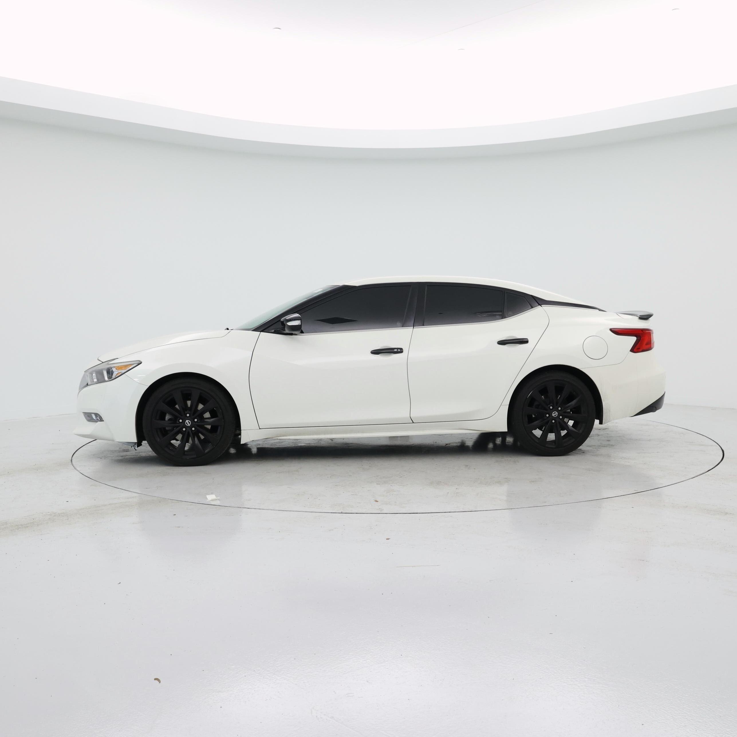 Thumbnail: 2017 Nissan Maxima - 3