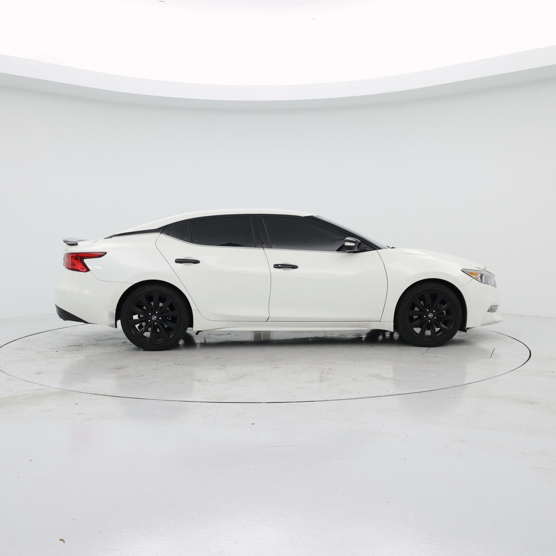 Thumbnail: 2017 Nissan Maxima - 7