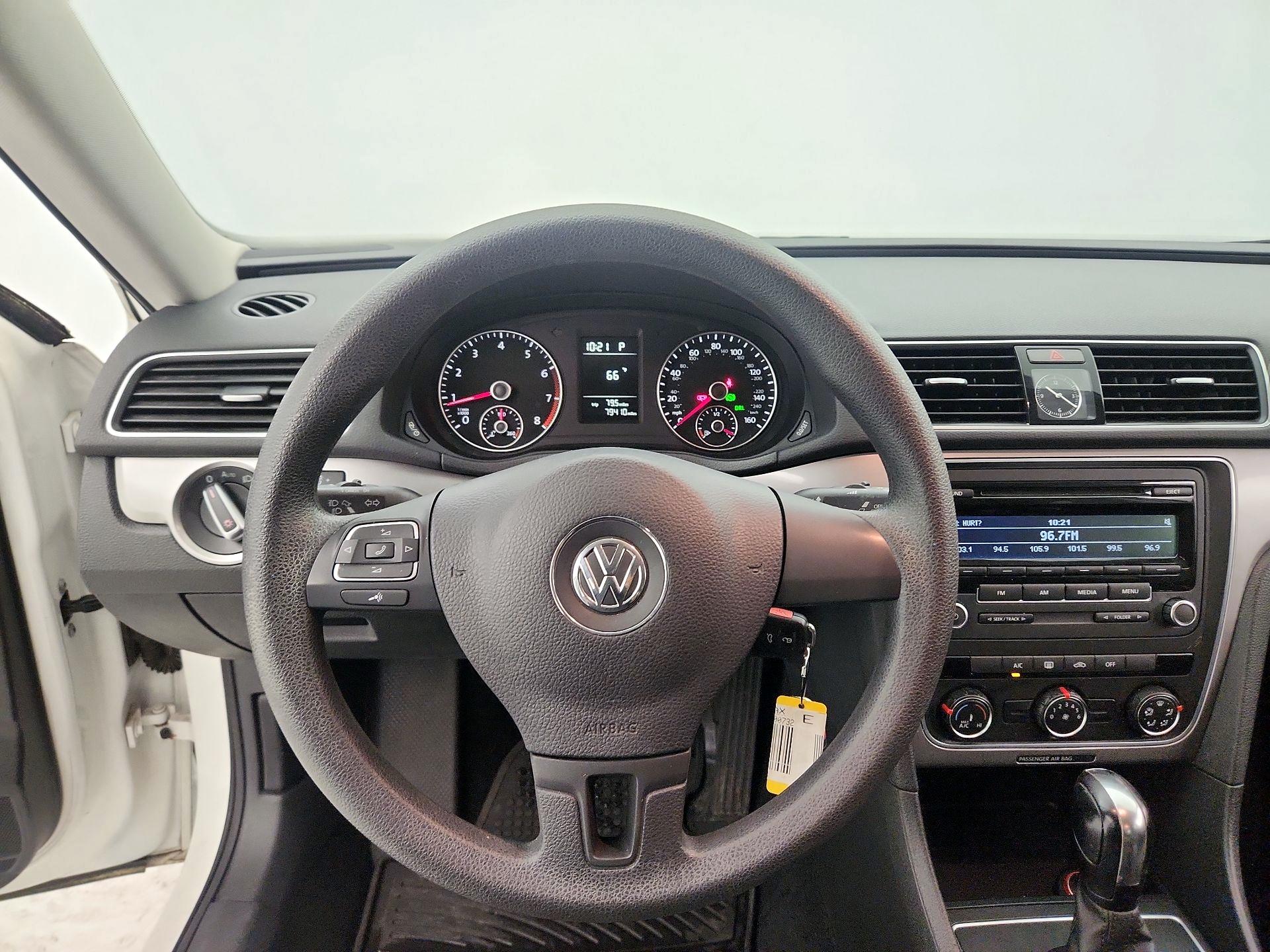 Thumbnail: 2015 Volkswagen Passat - 10