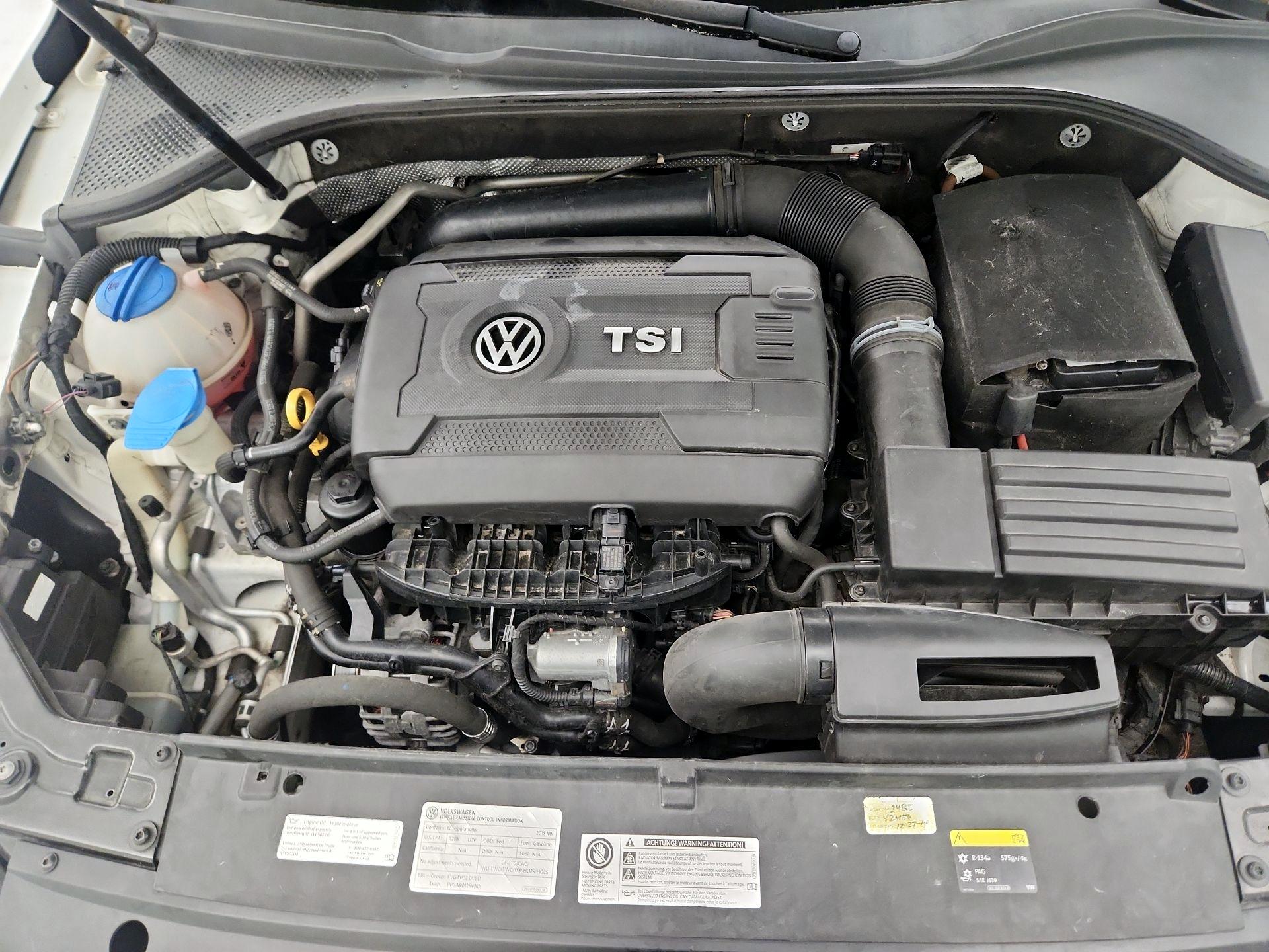 Thumbnail: 2015 Volkswagen Passat - 20