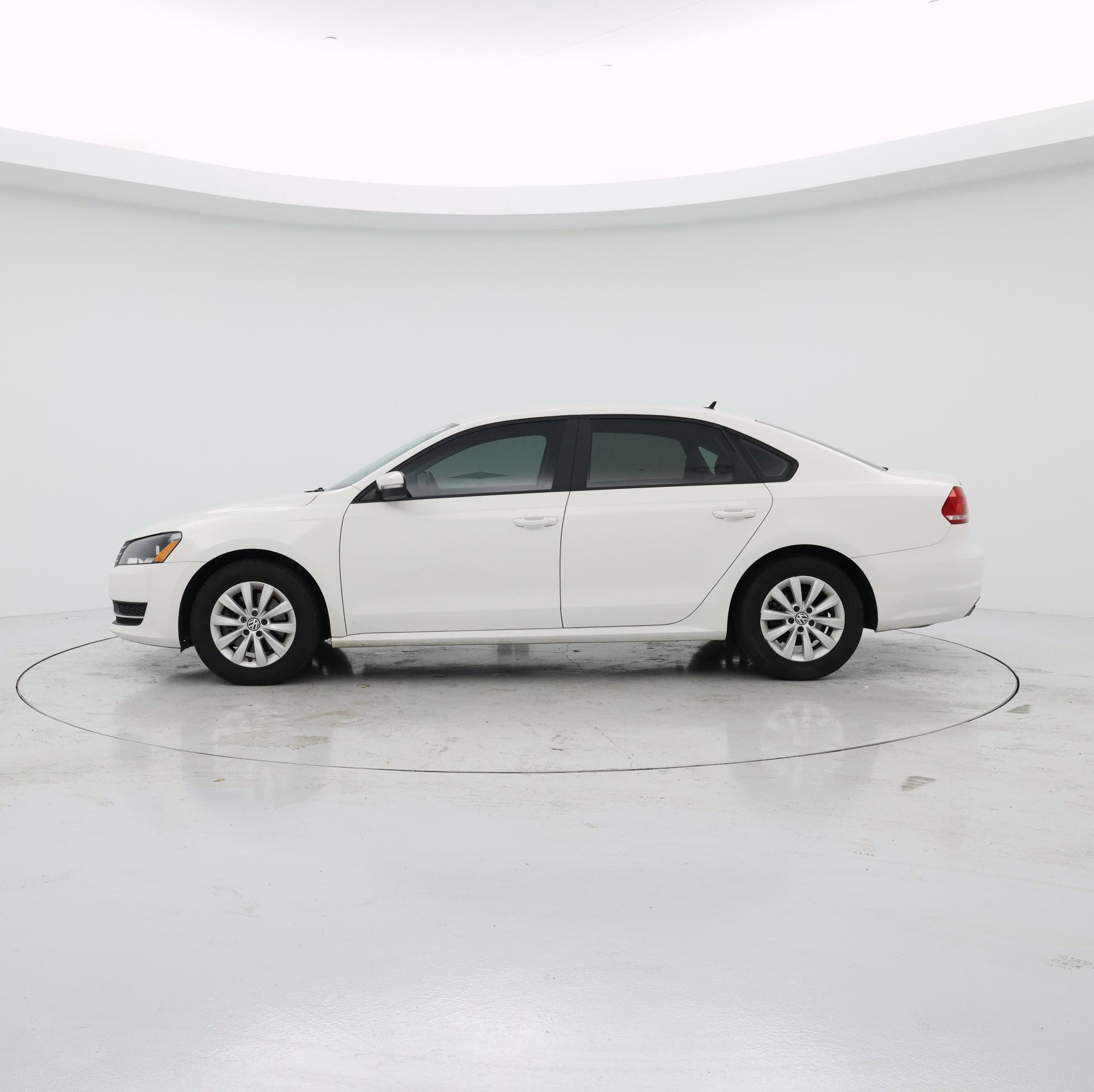 Thumbnail: 2015 Volkswagen Passat - 3