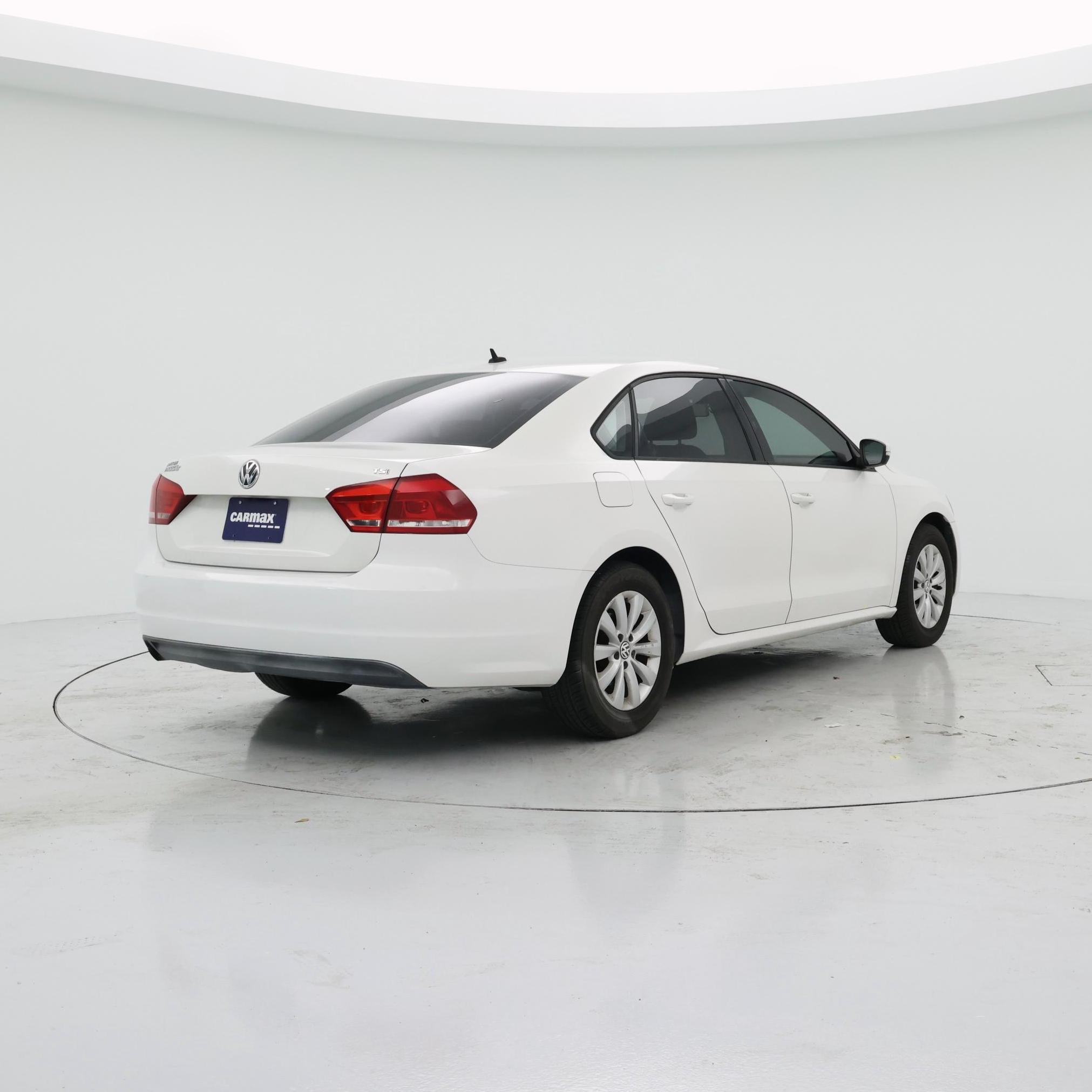 Thumbnail: 2015 Volkswagen Passat - 8