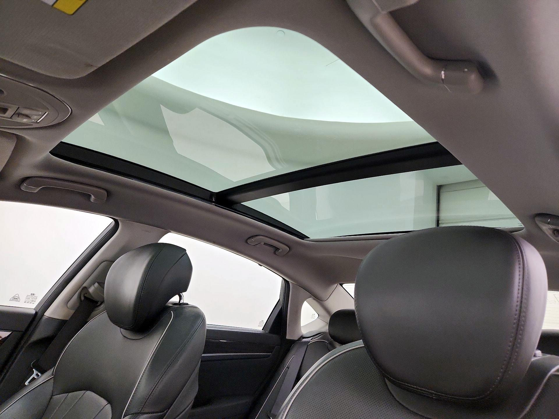 Thumbnail: 2016 Hyundai Genesis - 20