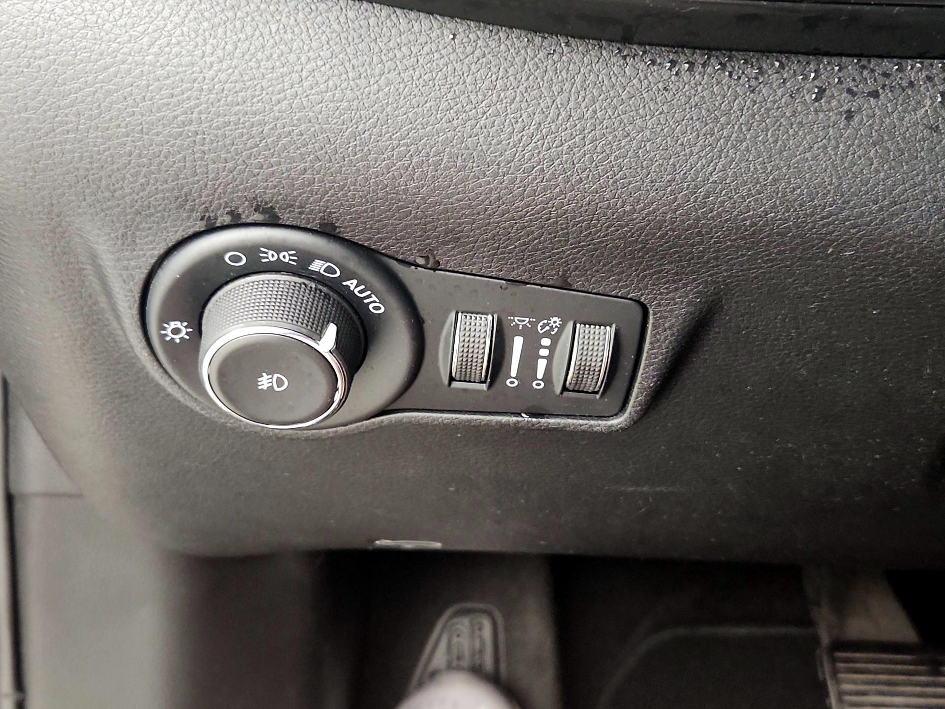 Thumbnail: 2022 Jeep Compass - 13