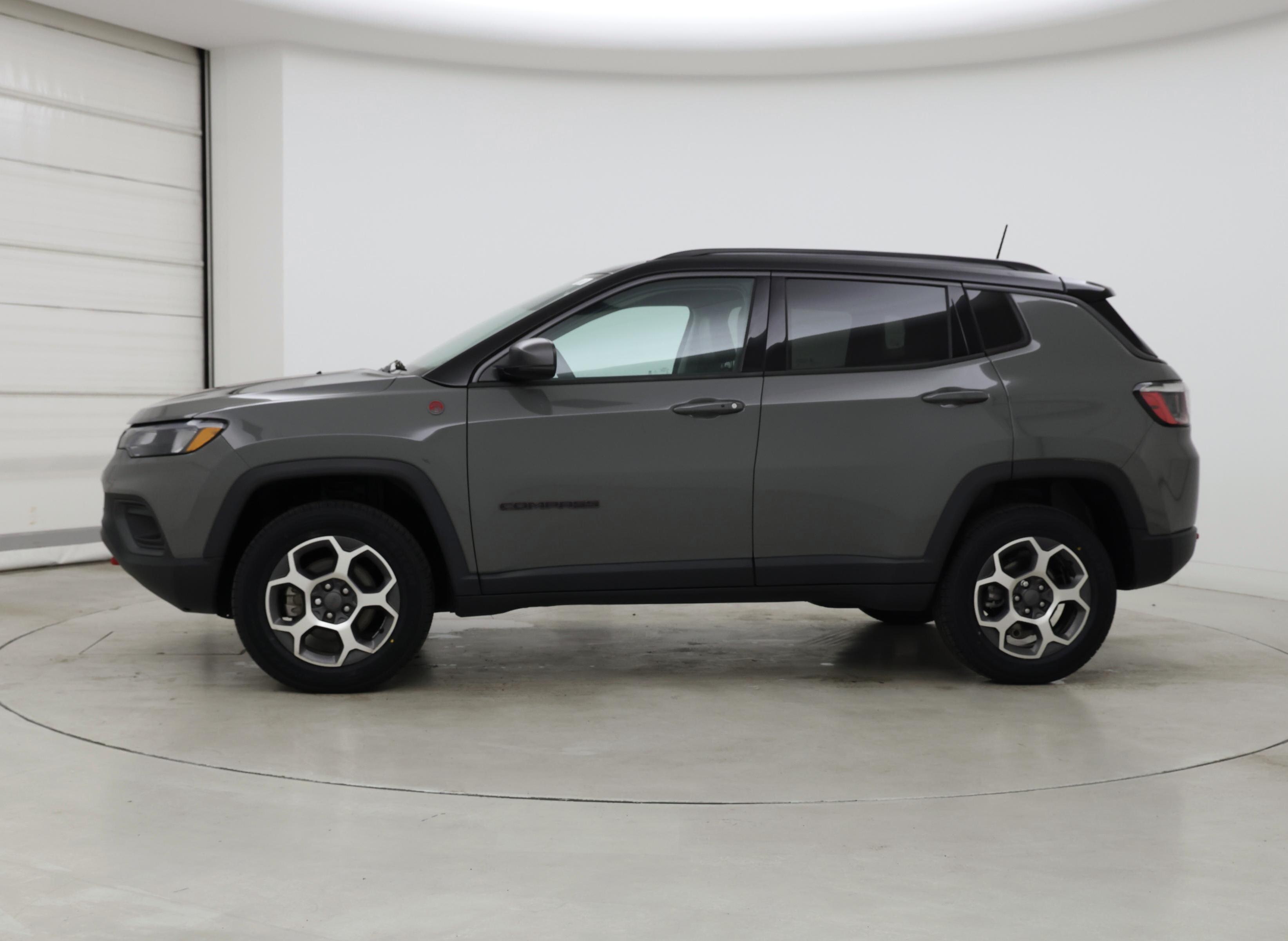 Thumbnail: 2022 Jeep Compass - 3