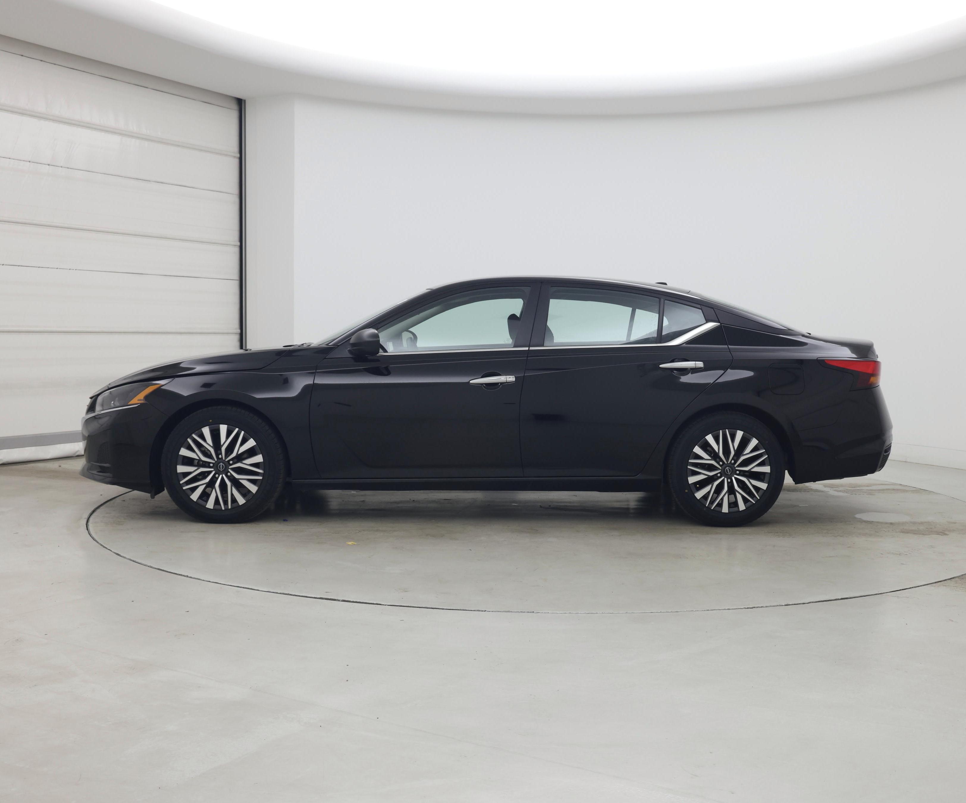 Thumbnail: 2024 Nissan Altima - 3