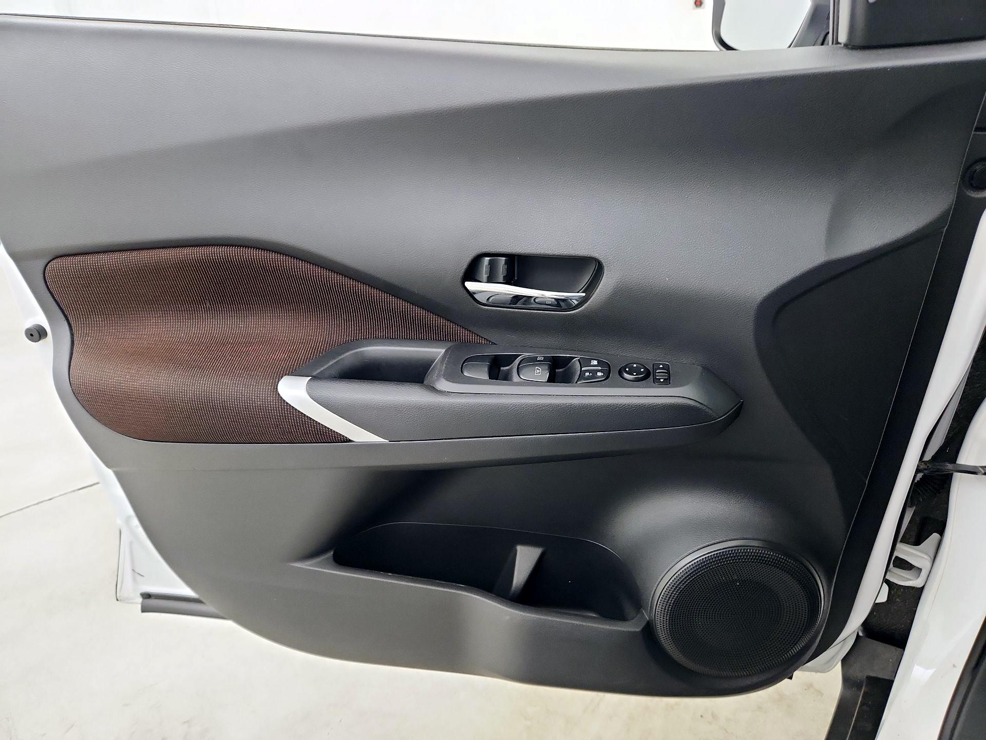 Thumbnail: 2023 Nissan Kicks - 12