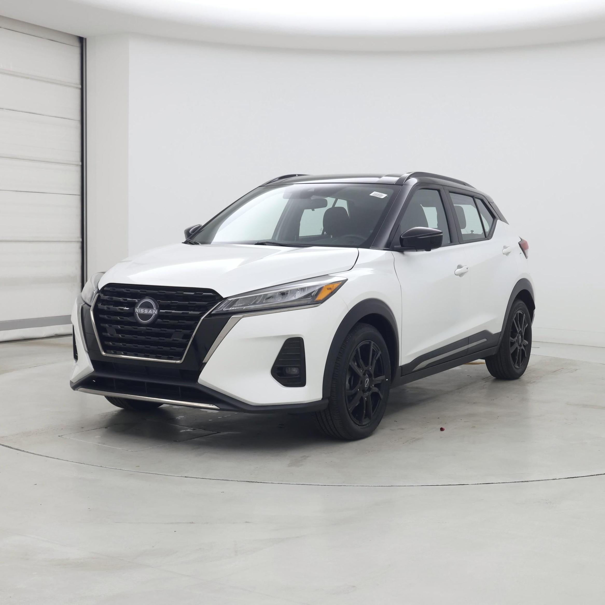 Thumbnail: 2023 Nissan Kicks - 4