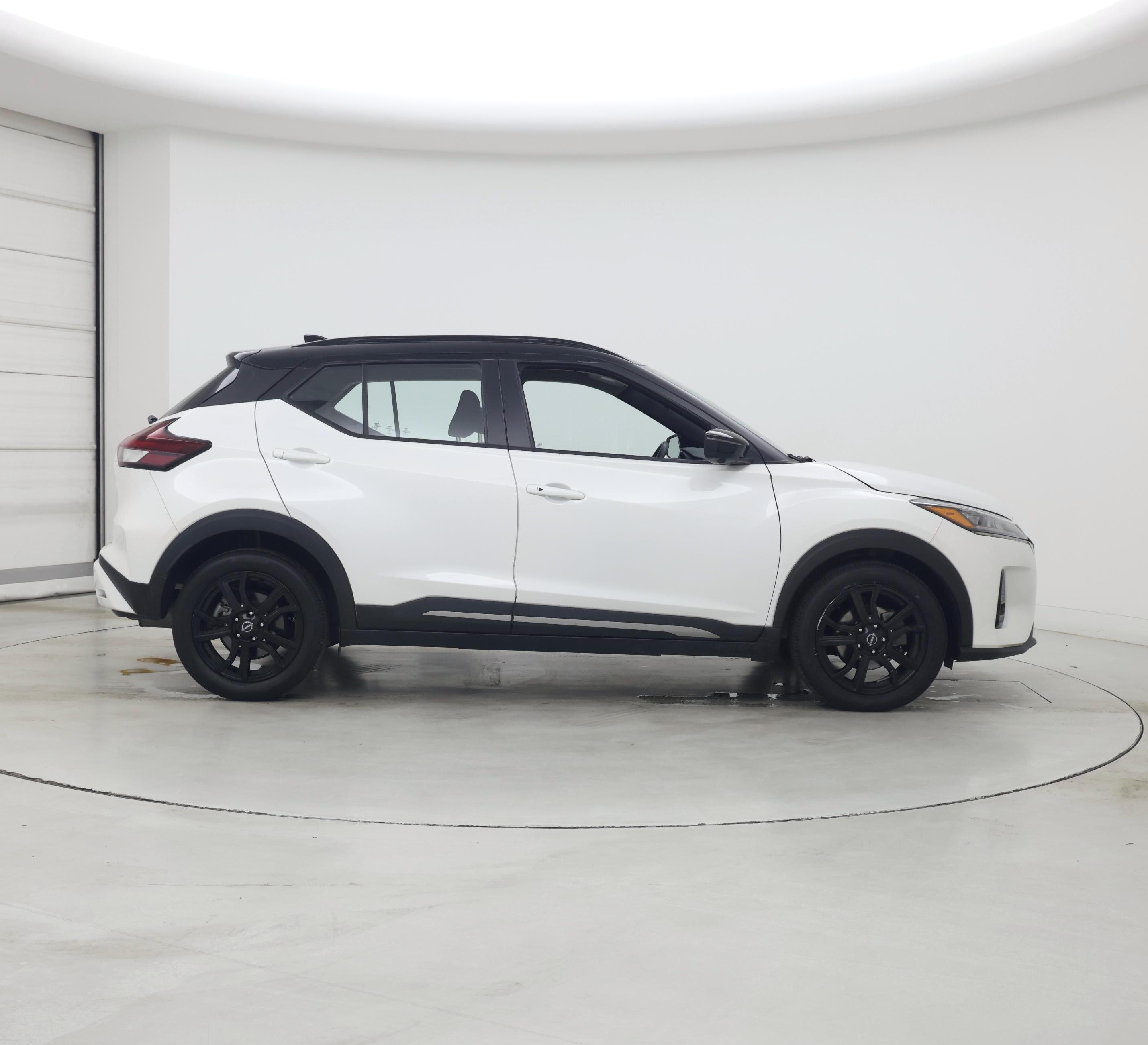 Thumbnail: 2023 Nissan Kicks - 7