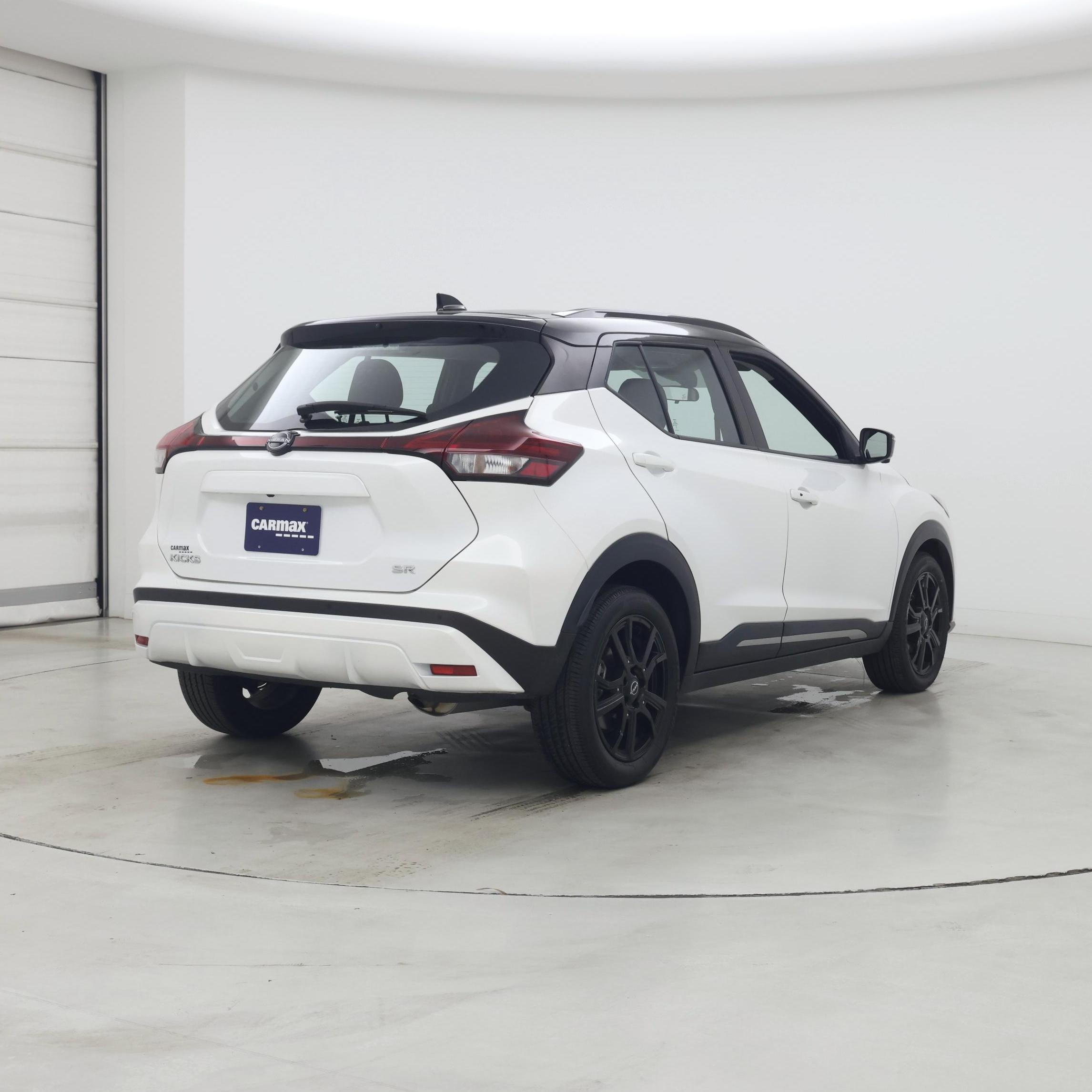 Thumbnail: 2023 Nissan Kicks - 8