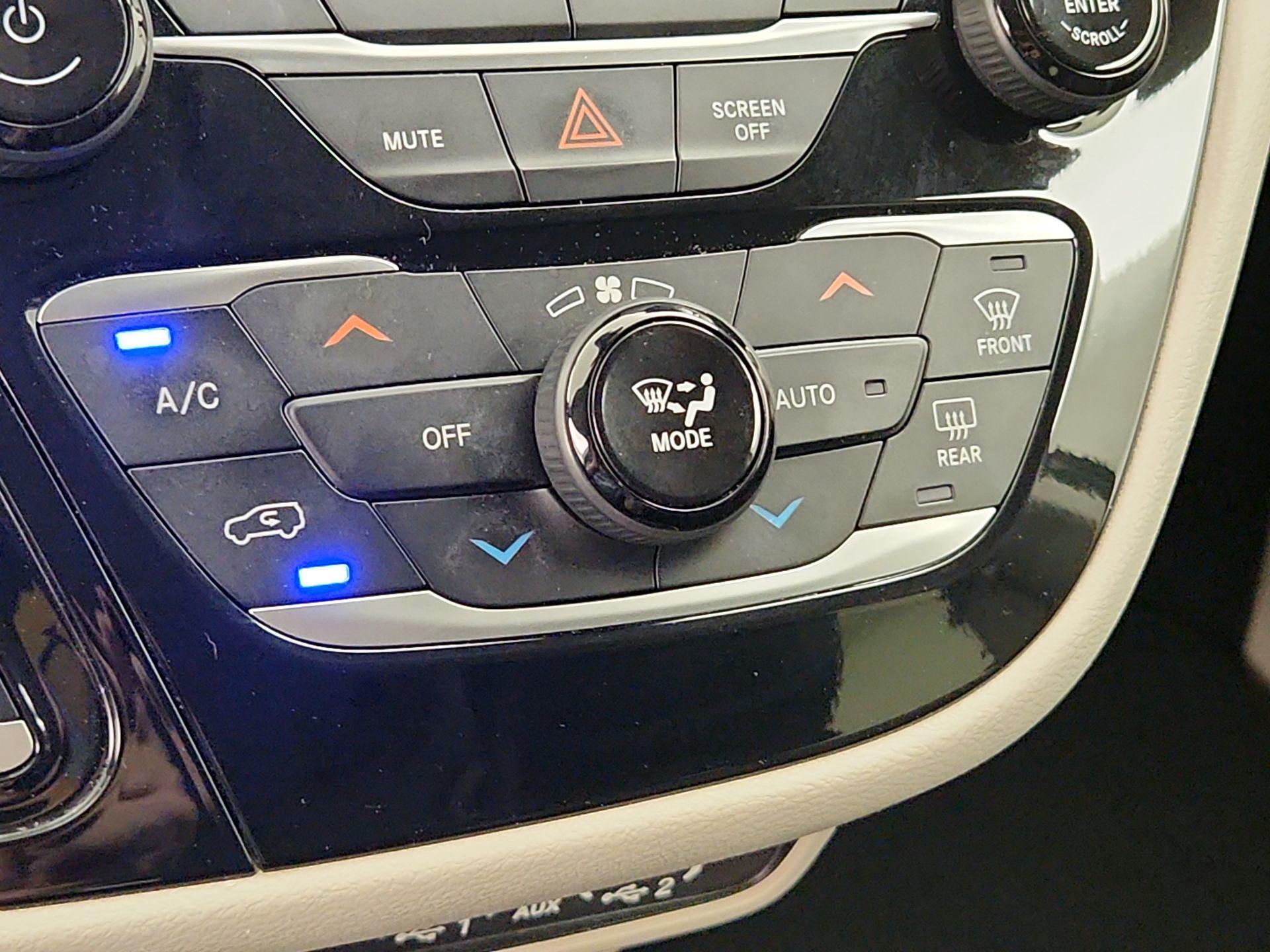 Thumbnail: 2023 Chrysler Pacifica - 16