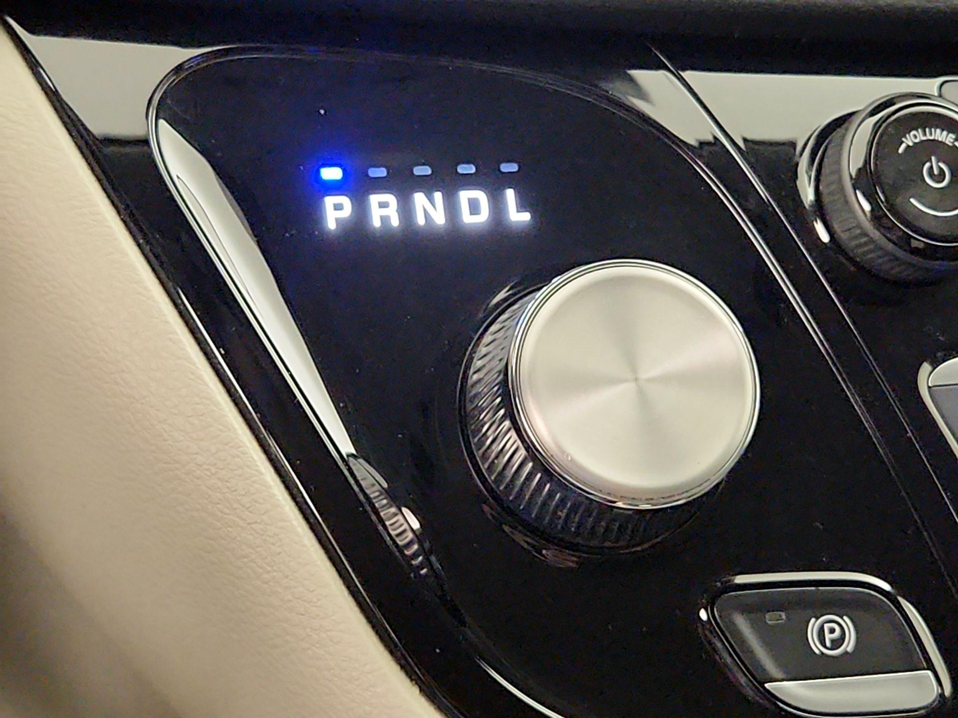 Thumbnail: 2023 Chrysler Pacifica - 17