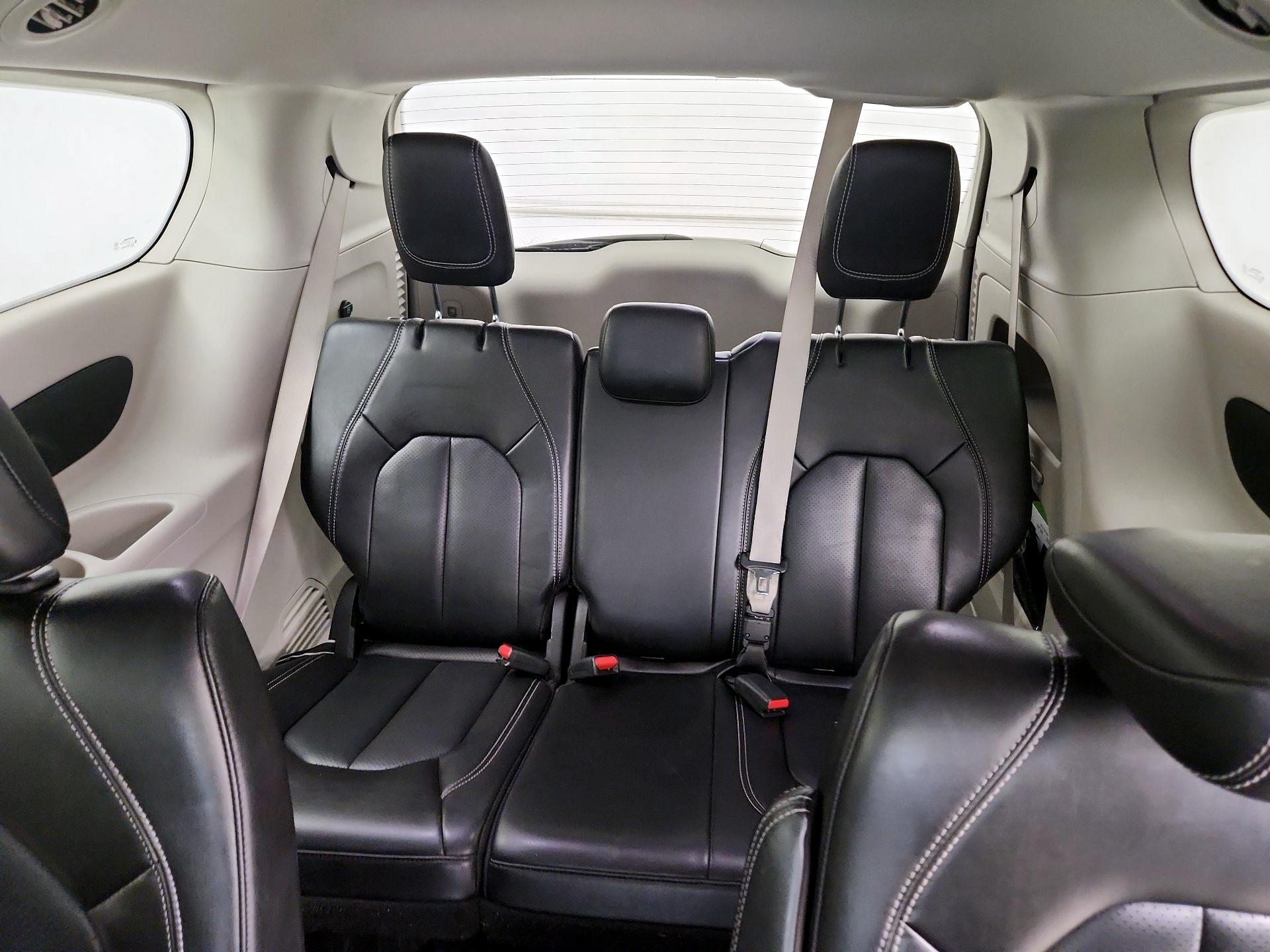 Thumbnail: 2023 Chrysler Pacifica - 20