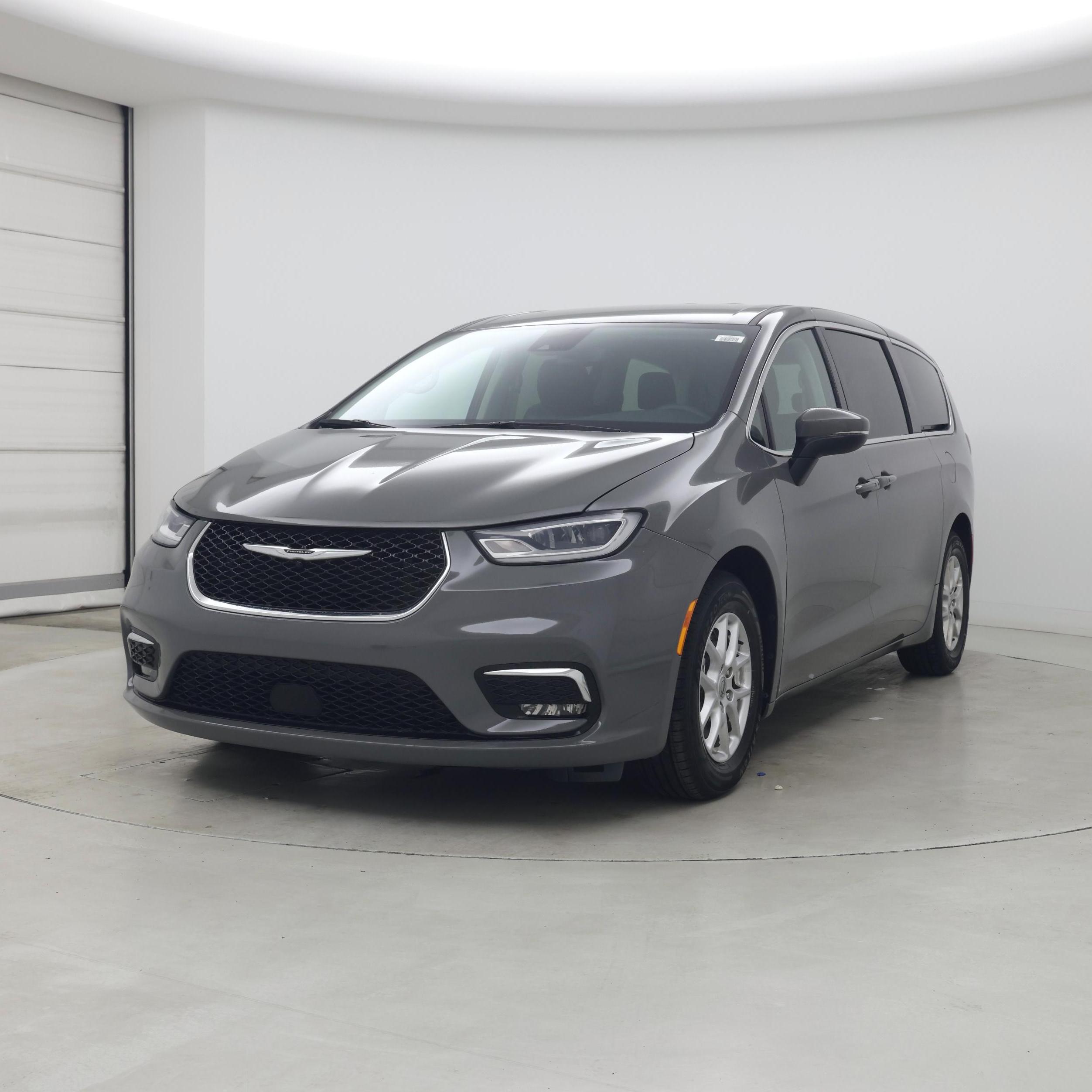 Thumbnail: 2023 Chrysler Pacifica - 4