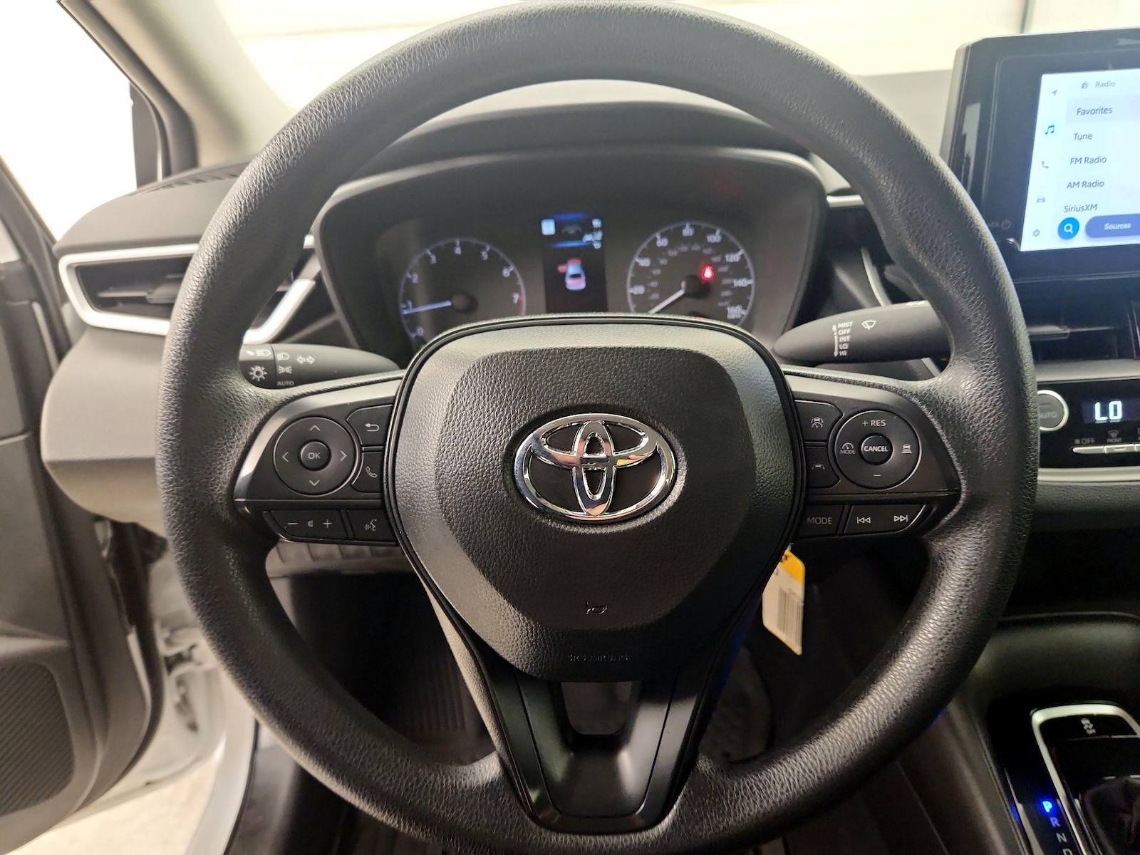 2025 Toyota Corolla LE - Photo 11