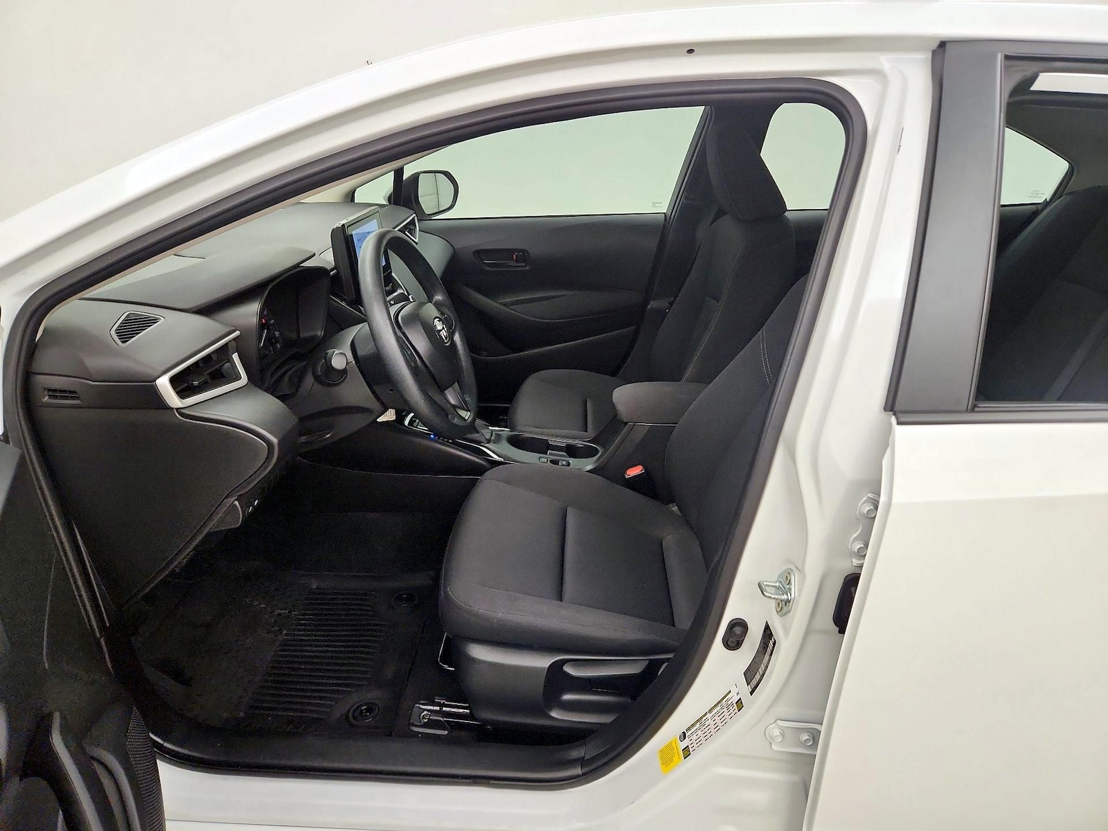 2025 Toyota Corolla LE - Photo 12