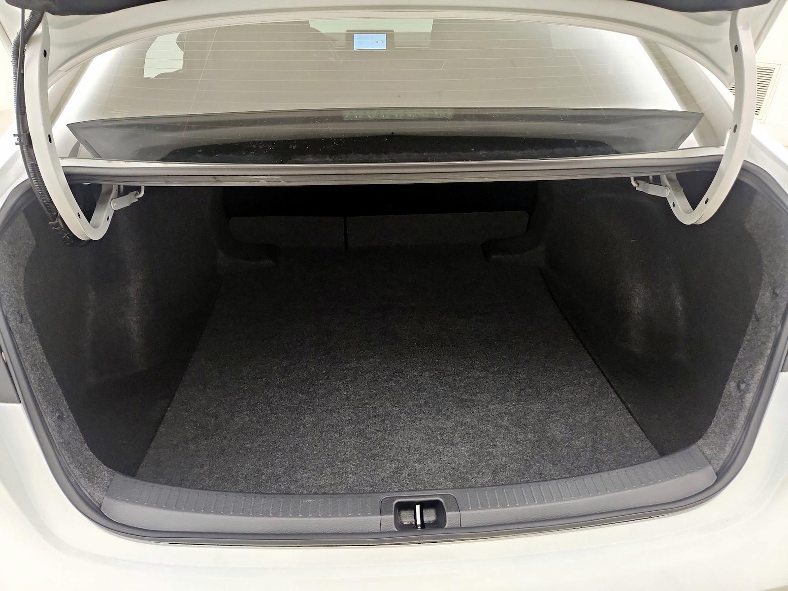 2025 Toyota Corolla LE - Photo 21