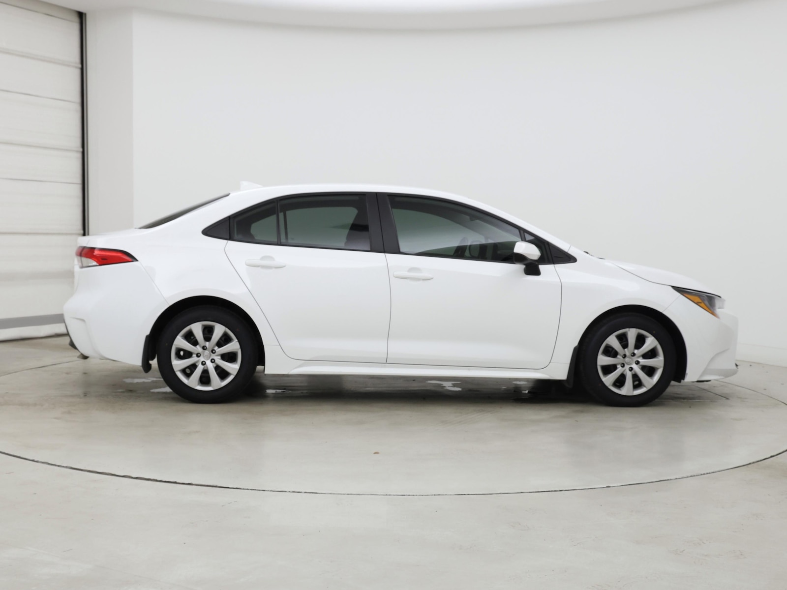 2025 Toyota Corolla LE - Photo 8