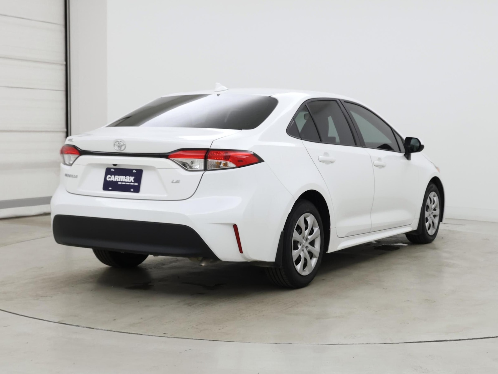 2025 Toyota Corolla LE - Photo 9