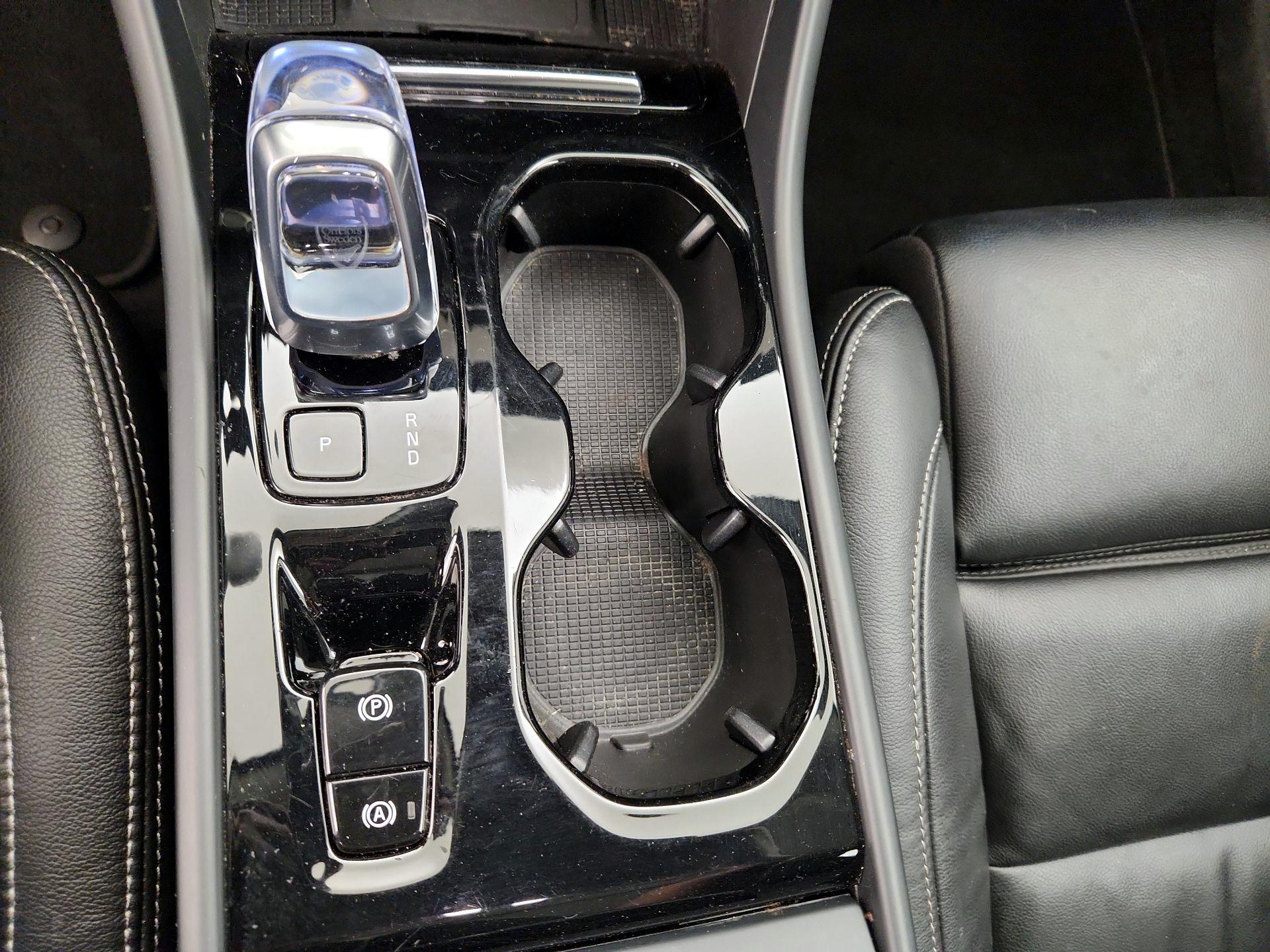 Thumbnail: 2023 Volvo XC40 - 18