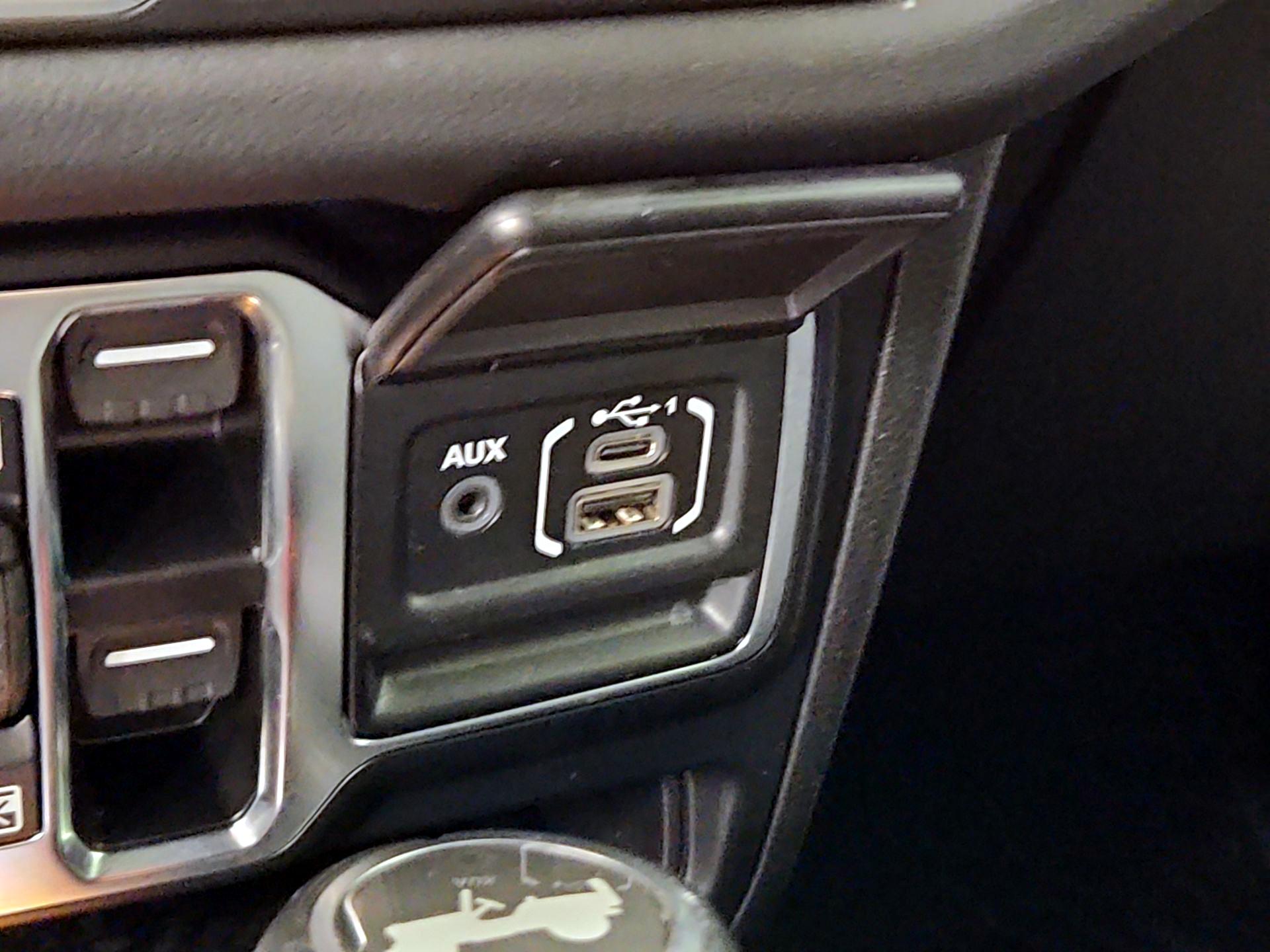 Thumbnail: 2024 Jeep Wrangler - 18