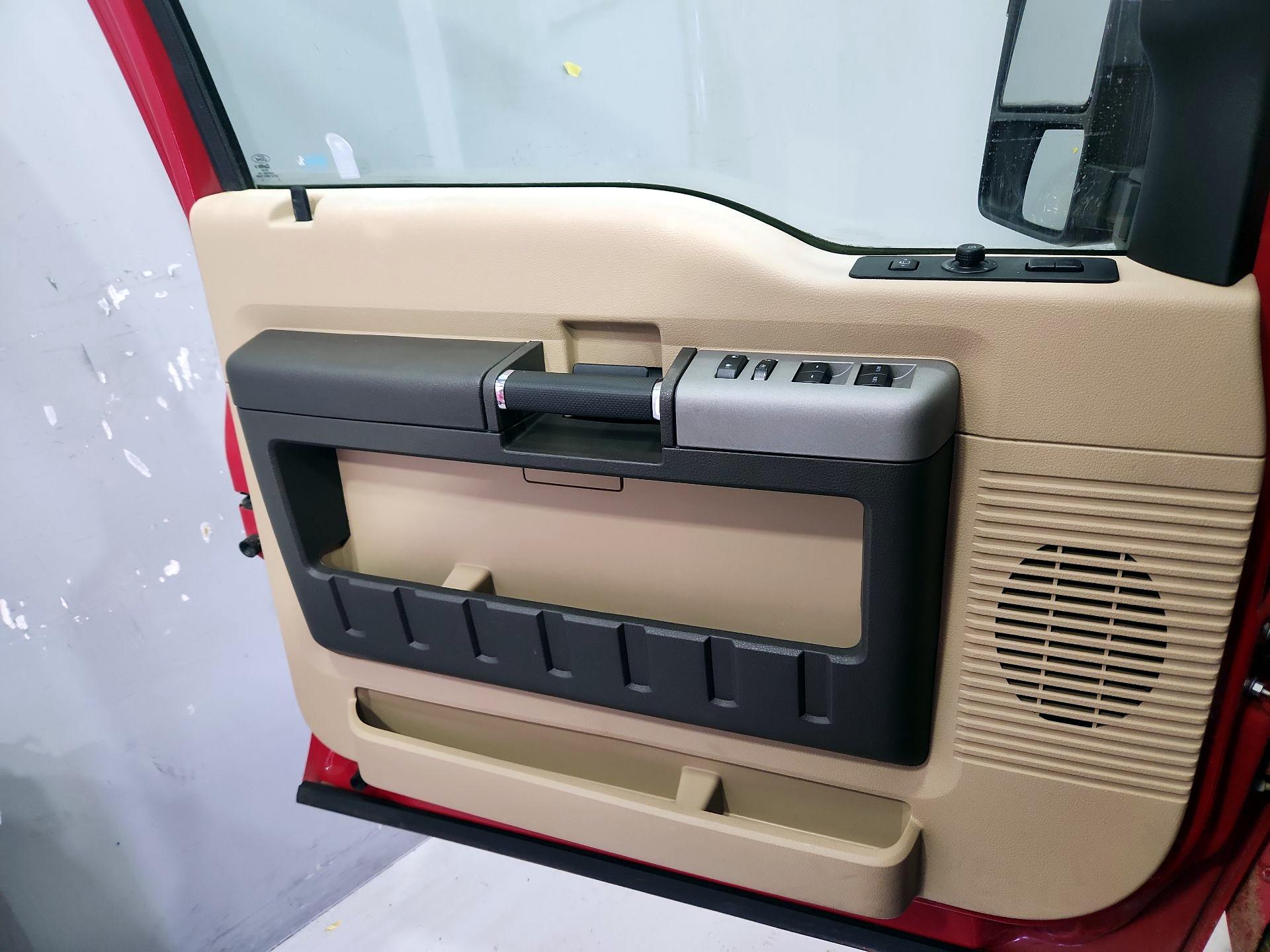 Thumbnail: 2015 Ford F-250 - 12