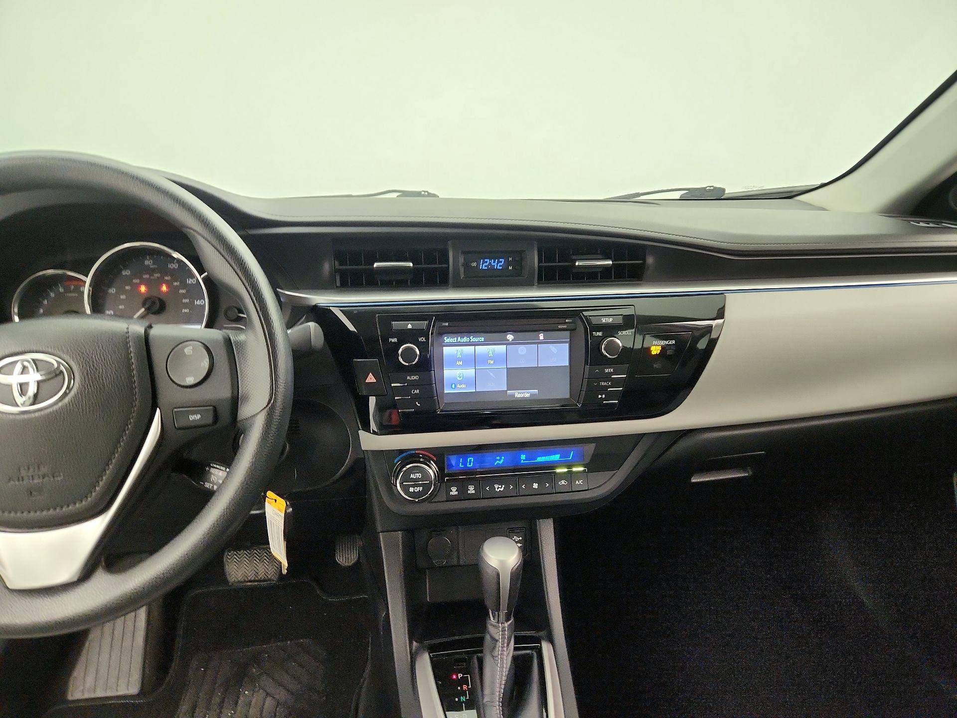 Thumbnail: 2014 Toyota Corolla - 9