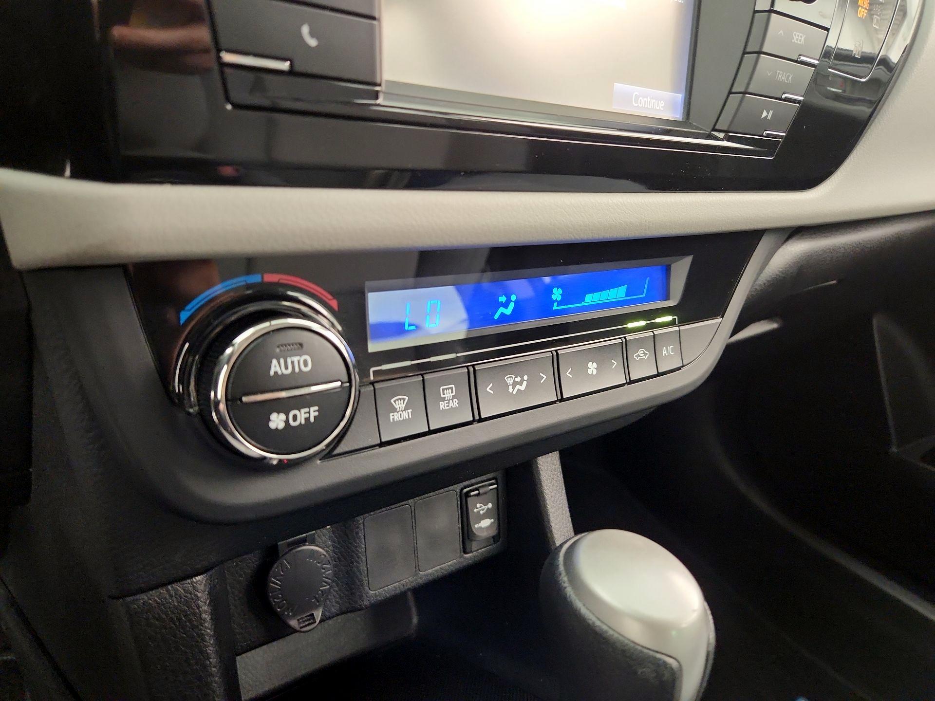 Thumbnail: 2014 Toyota Corolla - 18