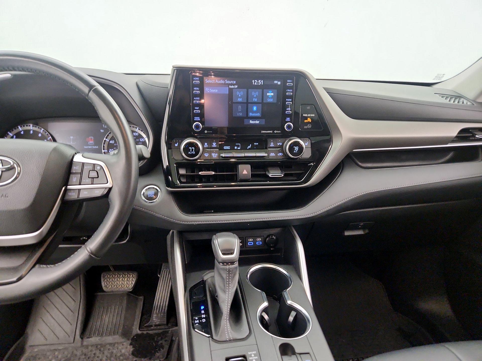 Thumbnail: 2022 Toyota Highlander - 9