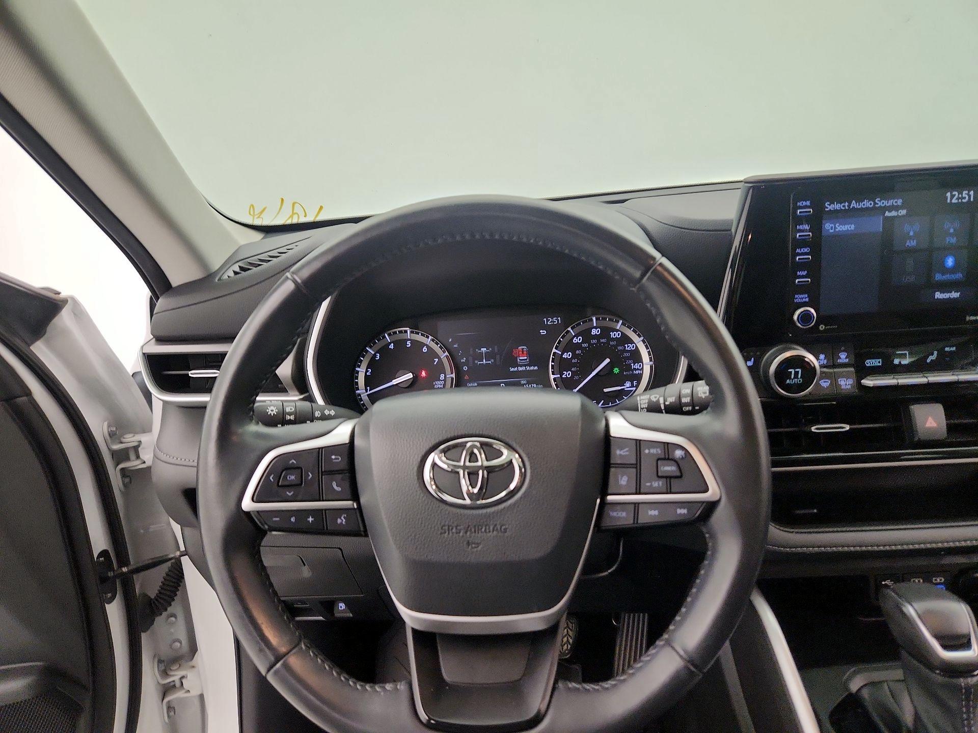 Thumbnail: 2022 Toyota Highlander - 10