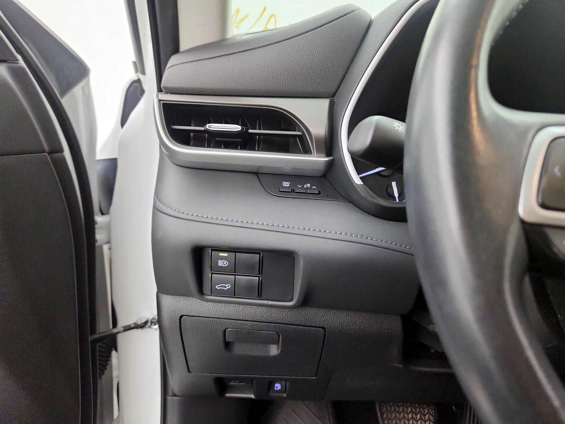 Thumbnail: 2022 Toyota Highlander - 13