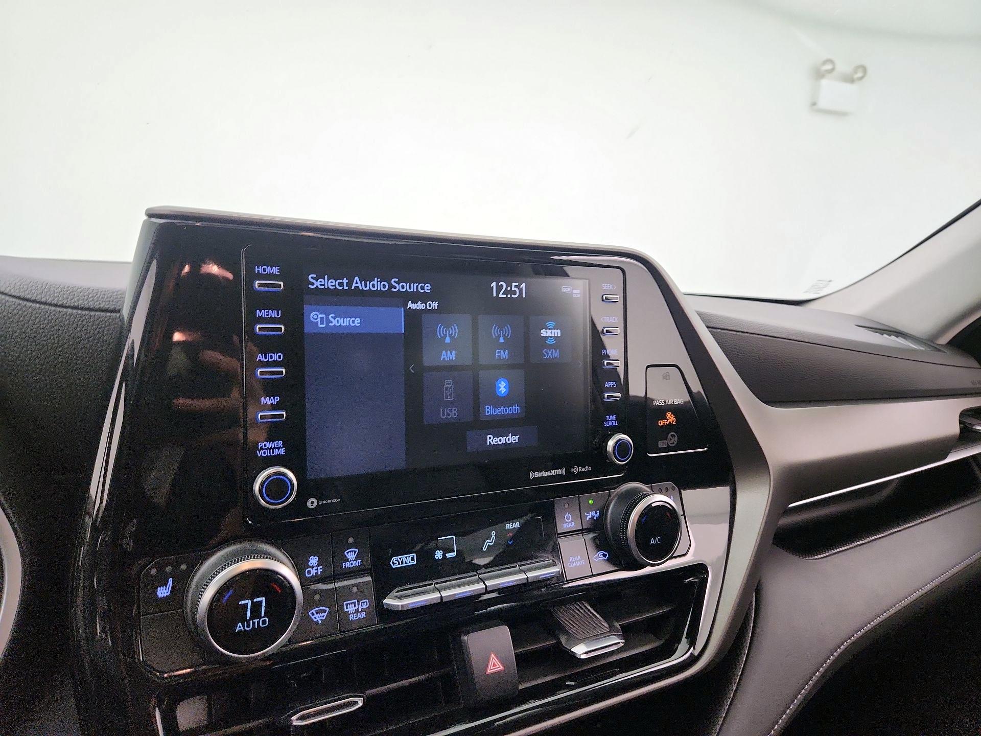 Thumbnail: 2022 Toyota Highlander - 15