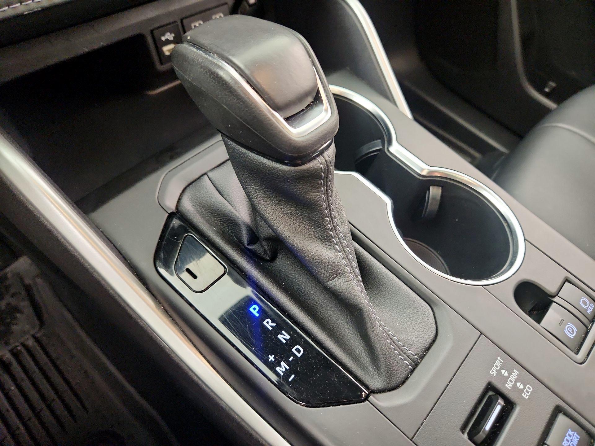 Thumbnail: 2022 Toyota Highlander - 17