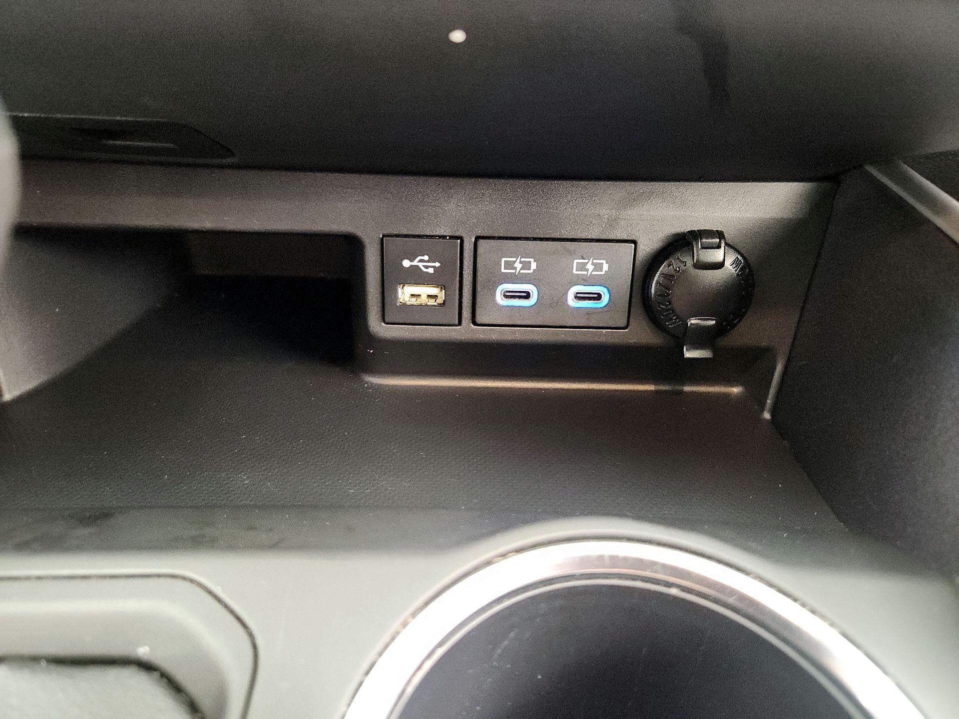 Thumbnail: 2022 Toyota Highlander - 18