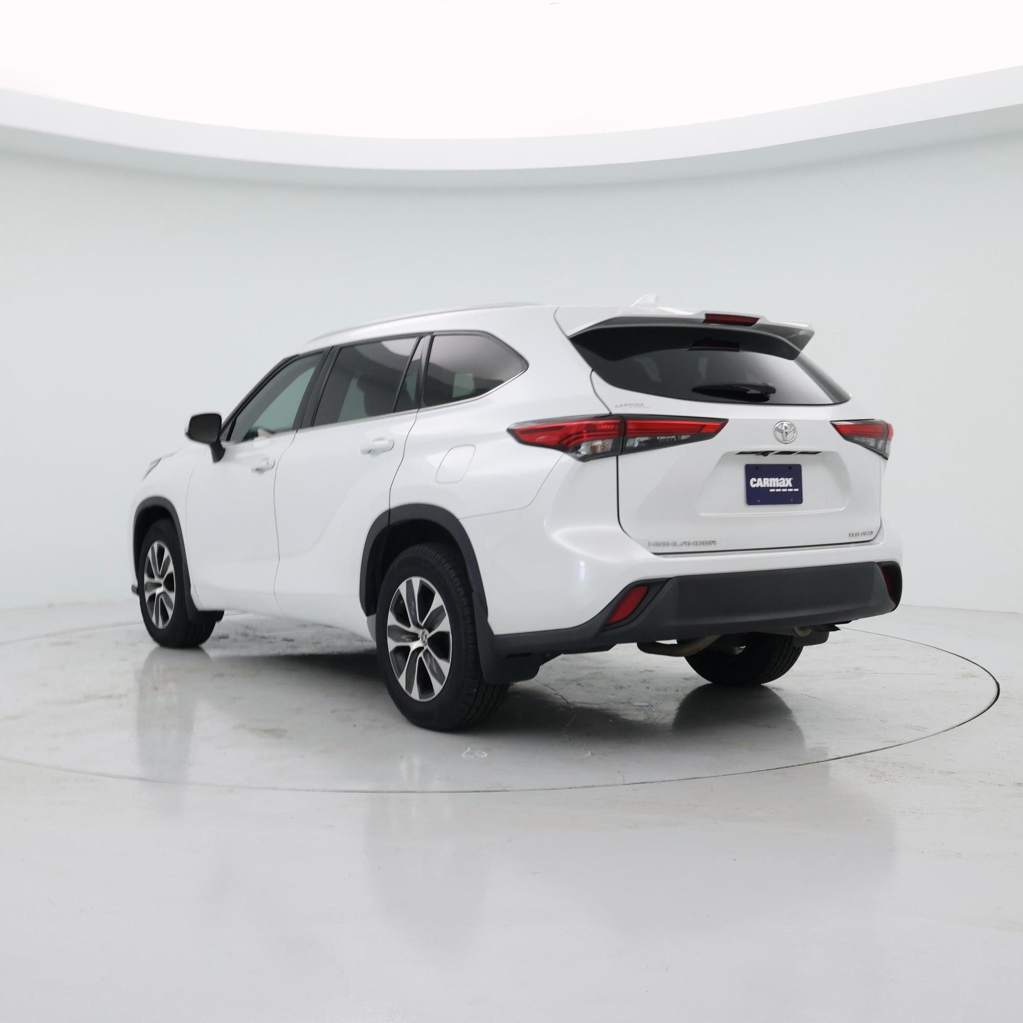 Thumbnail: 2022 Toyota Highlander - 2