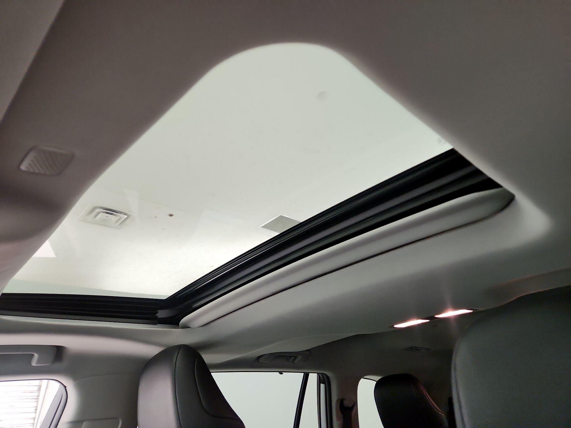 Thumbnail: 2022 Toyota Highlander - 19