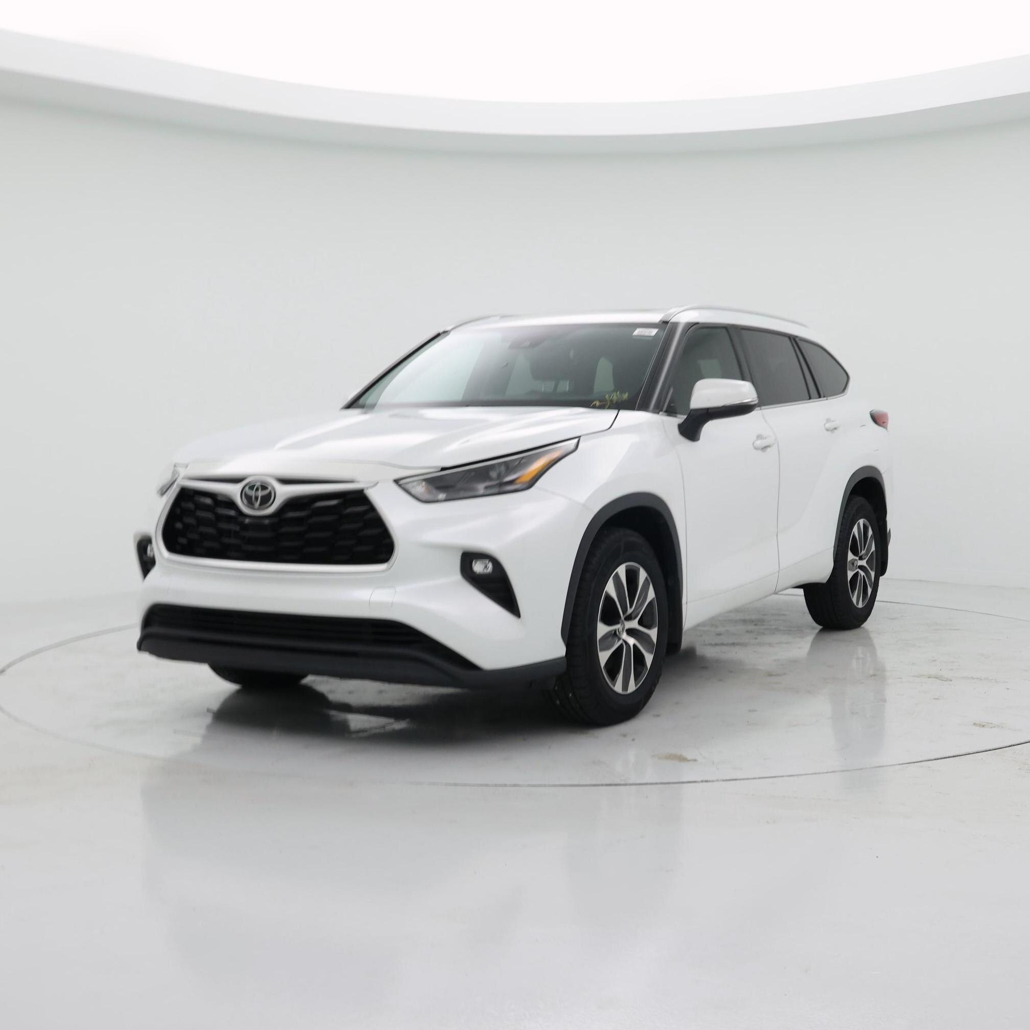Thumbnail: 2022 Toyota Highlander - 4